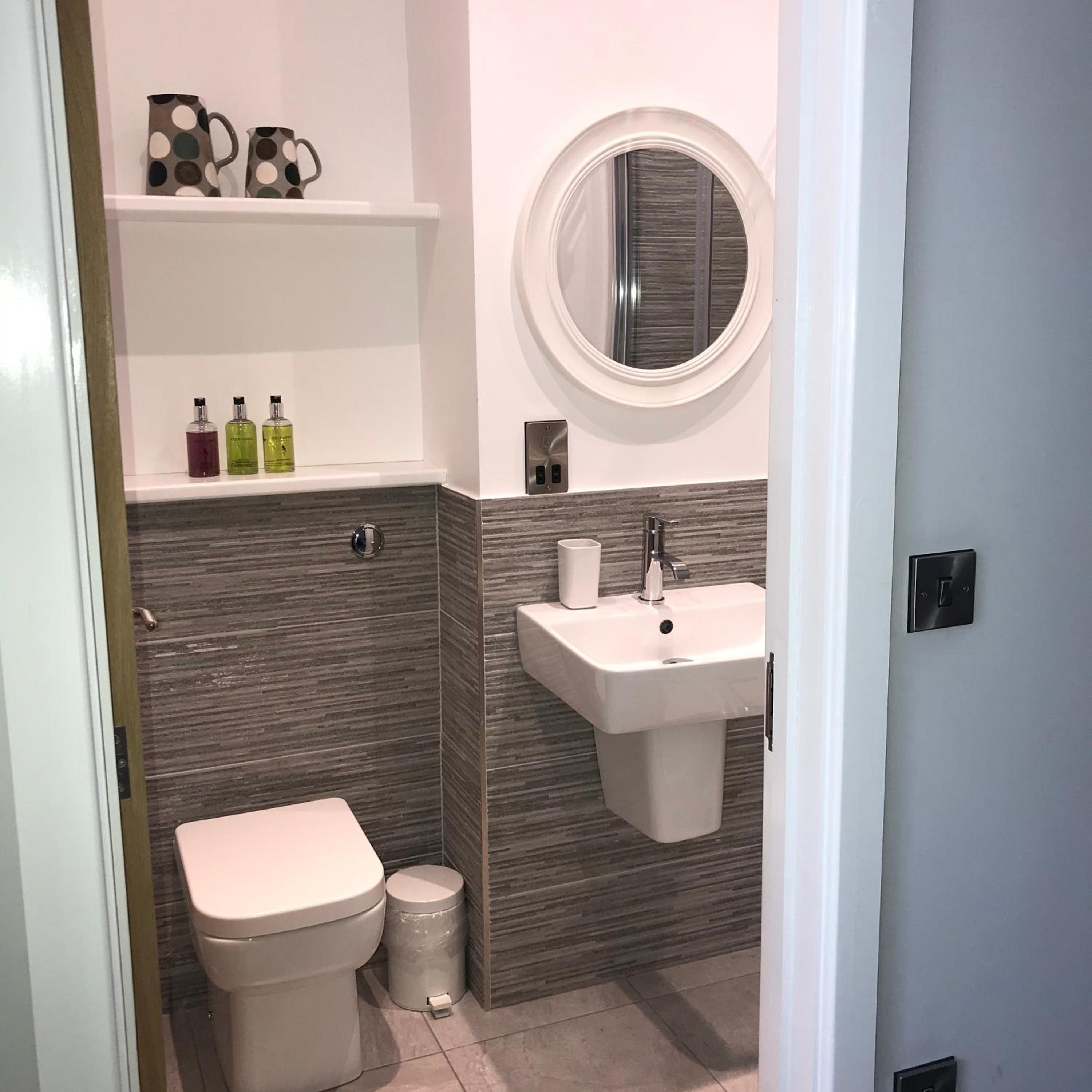 Double Room with Private Bathroom - Photo 13
