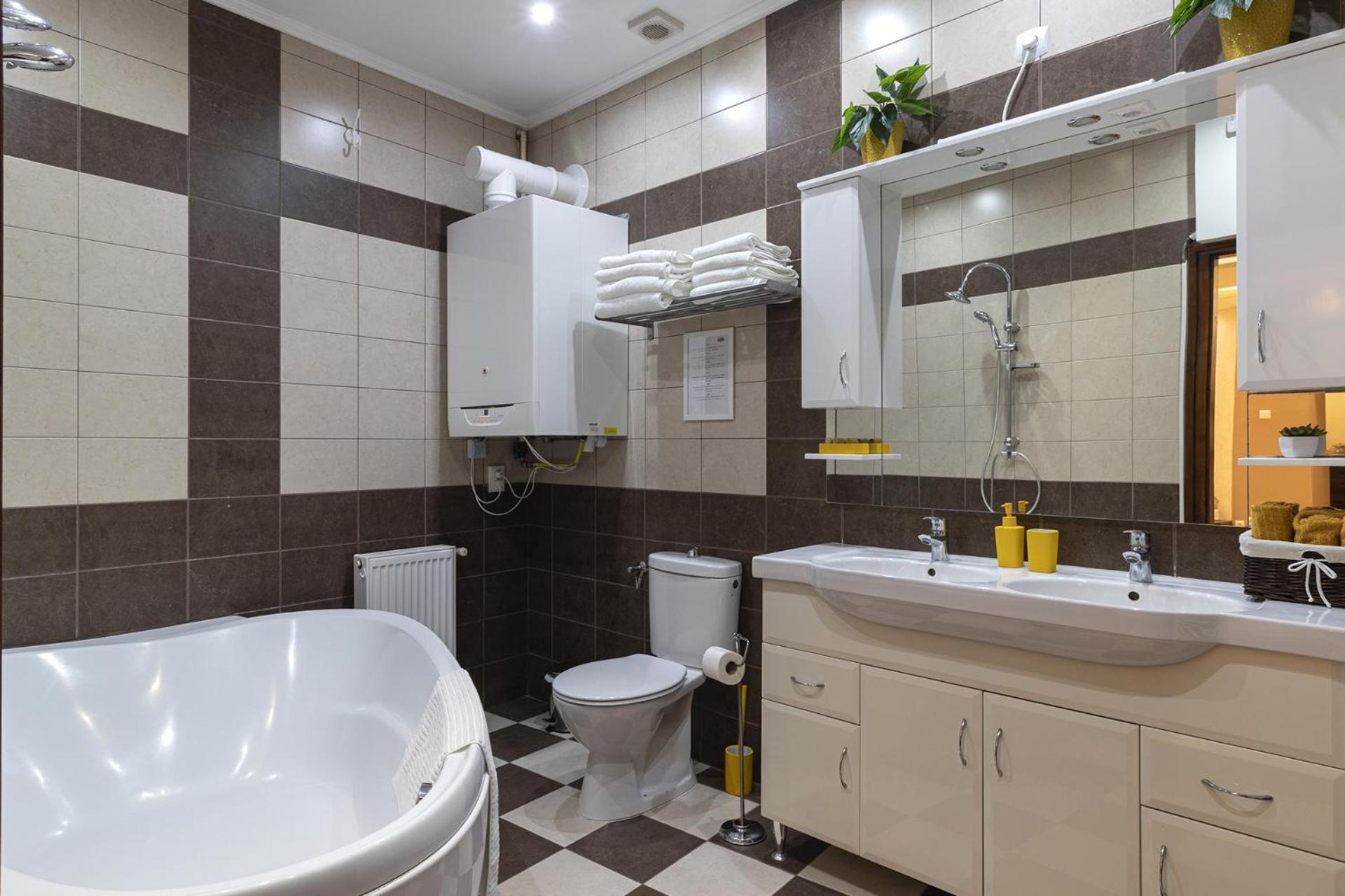Two-Bedroom Apartment - Photo 31