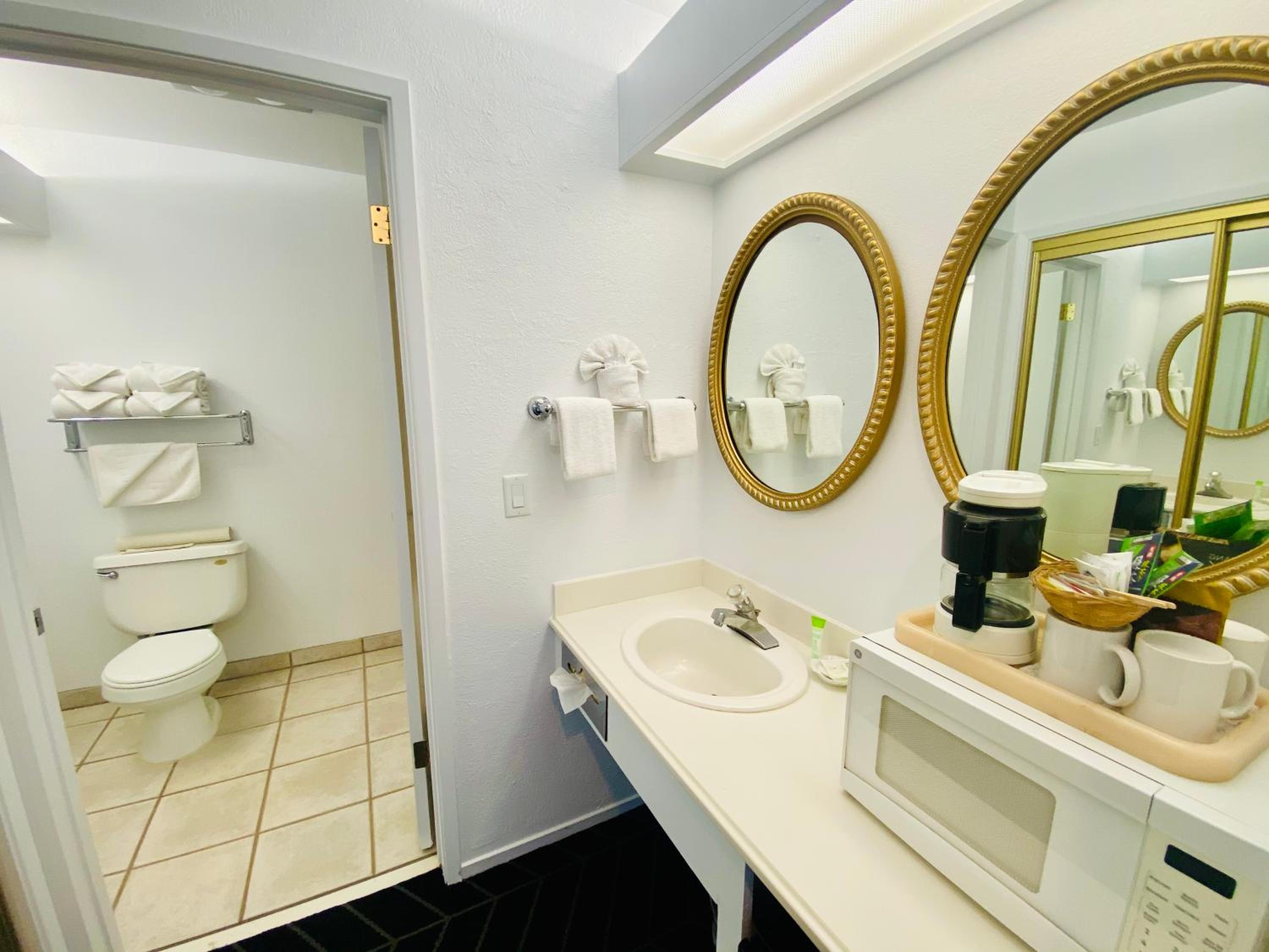 2 Queen Beds Non Smoking - Photo 6