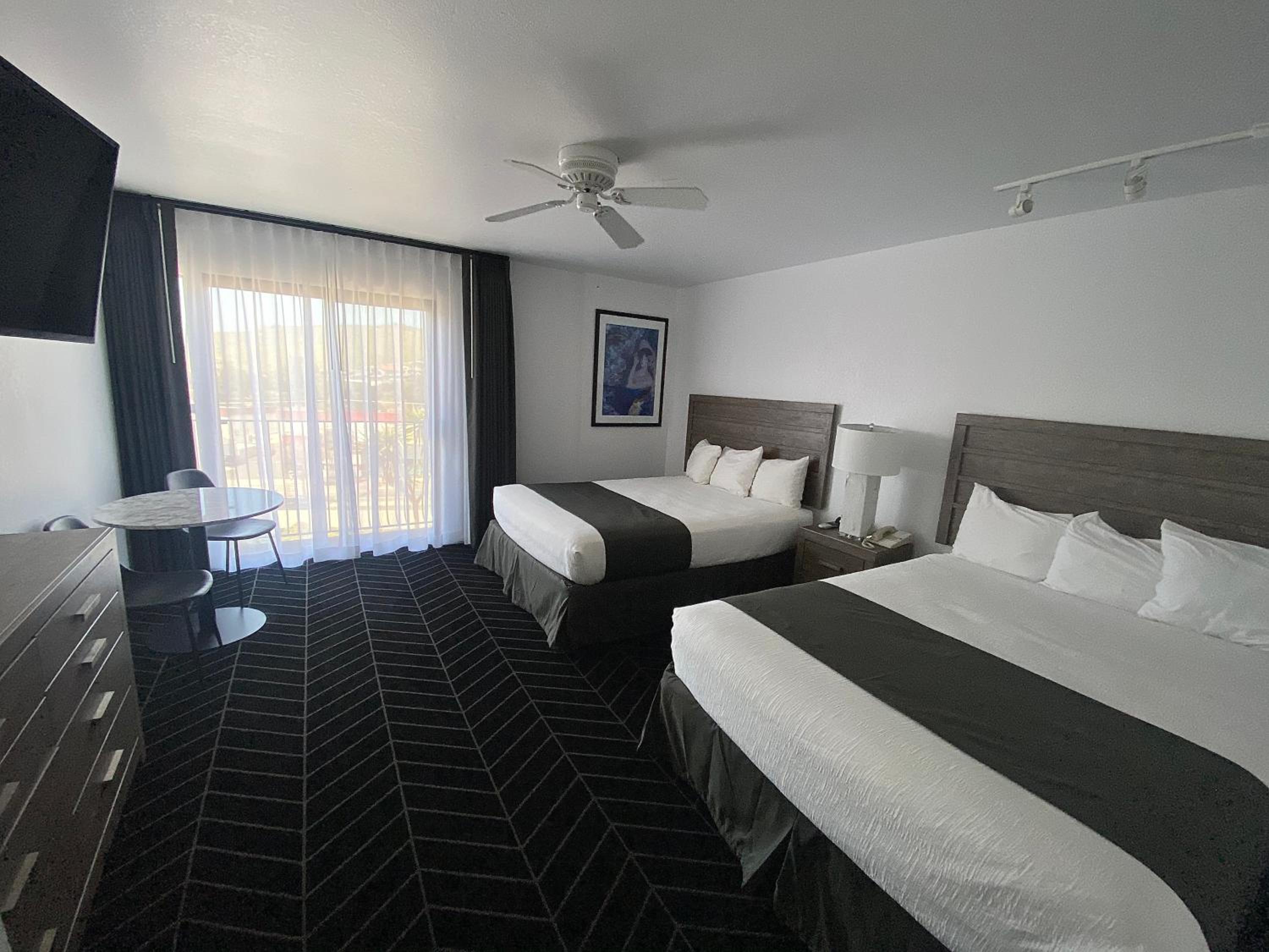 2 Queen Beds Non Smoking - Photo 5