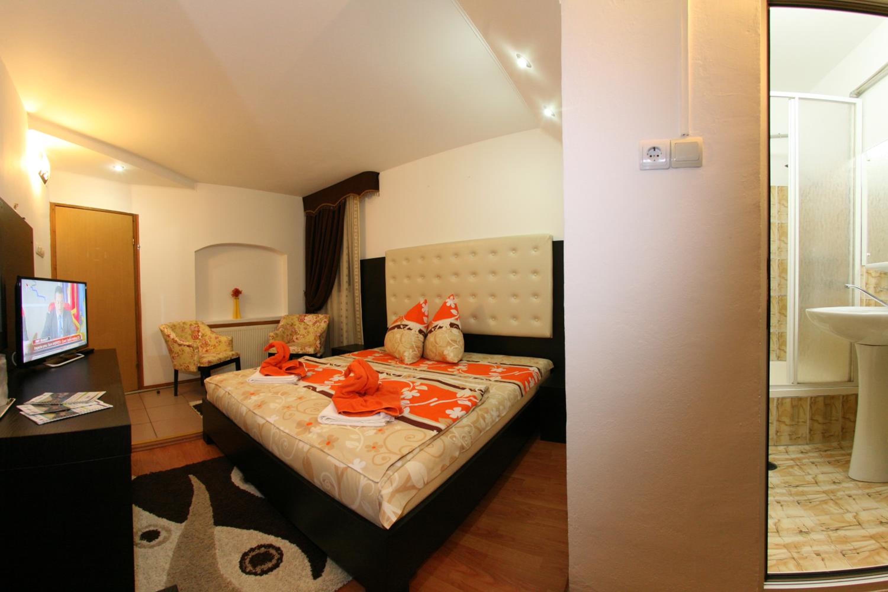 Basic Double Room photo 1