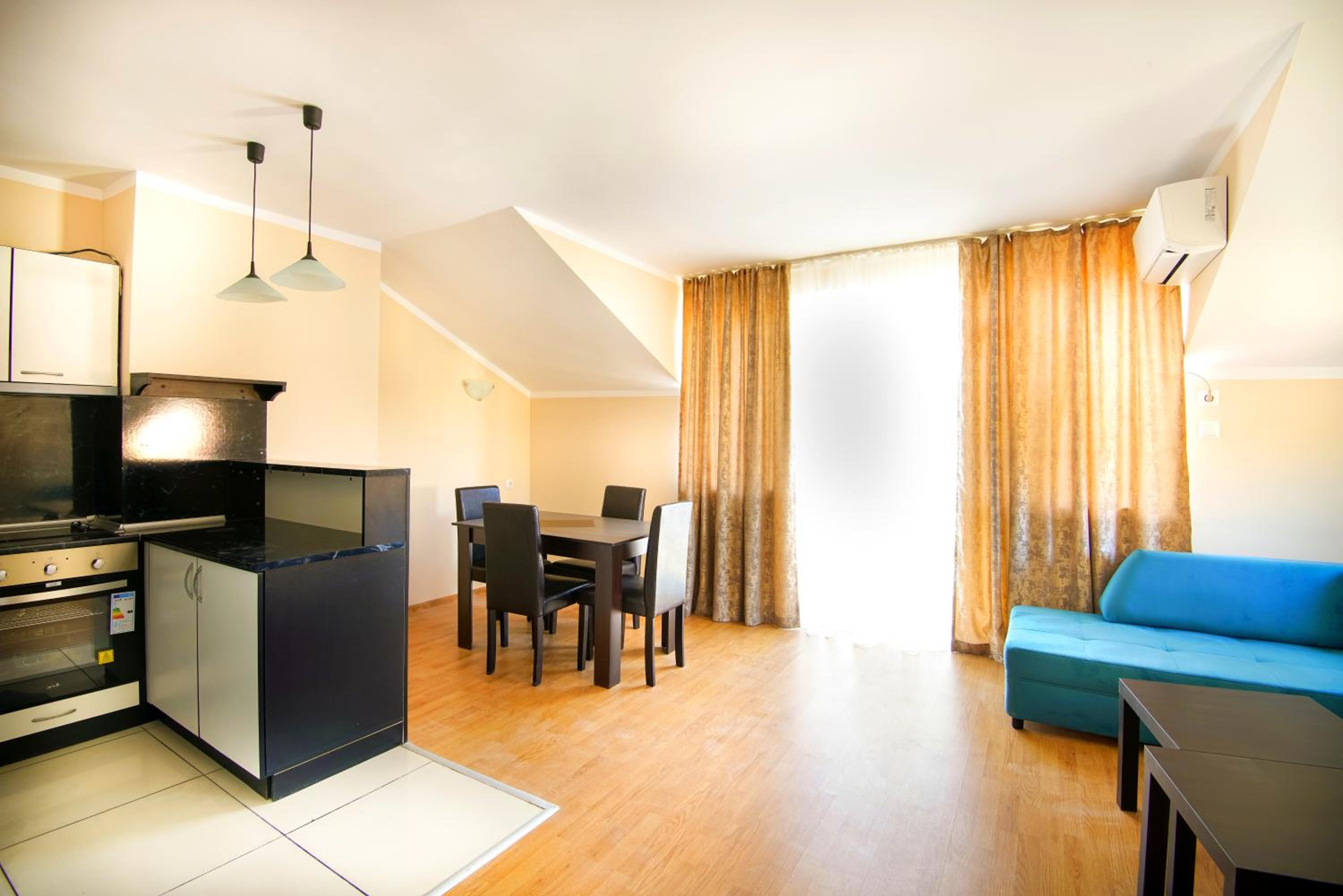 One-Bedroom Apartment photo 3