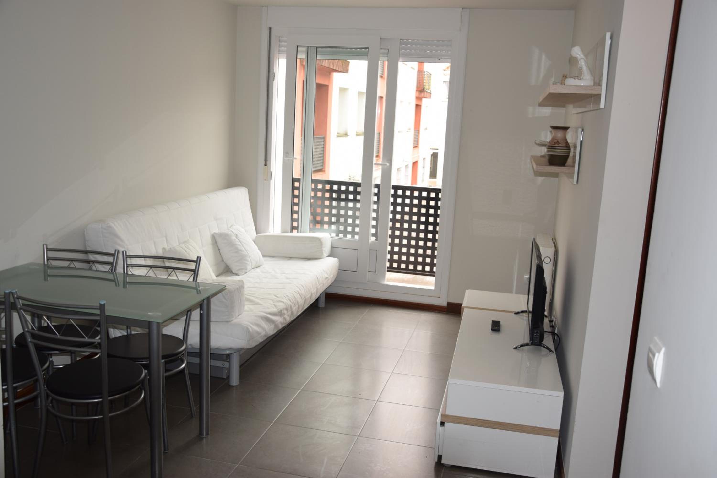 Two-Bedroom Apartment - Photo 5