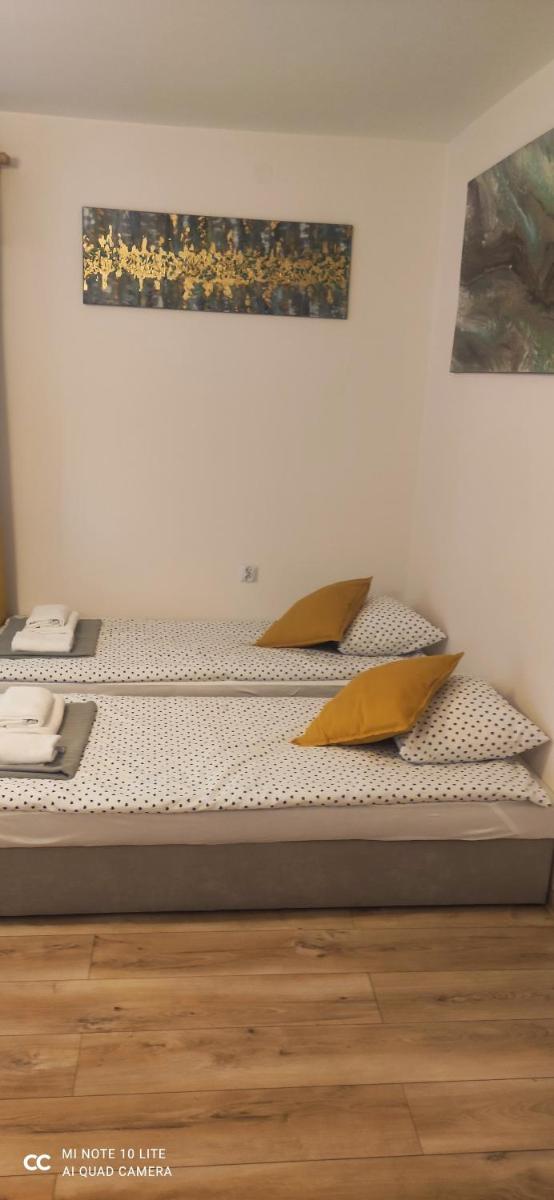 Triple Room with Private Bathroom - Photo 8