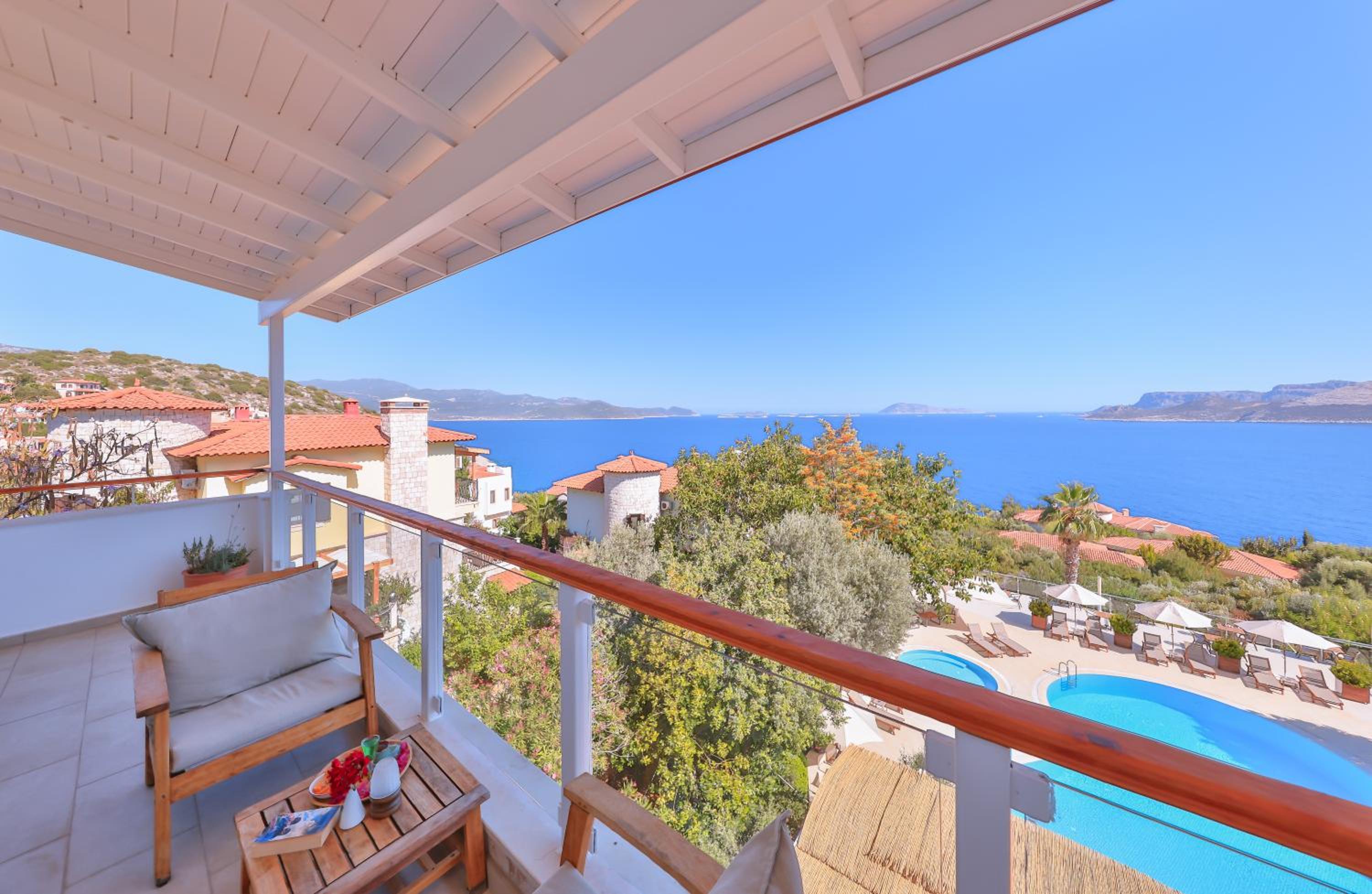 Deluxe Double Room with Sea View - Photo 14