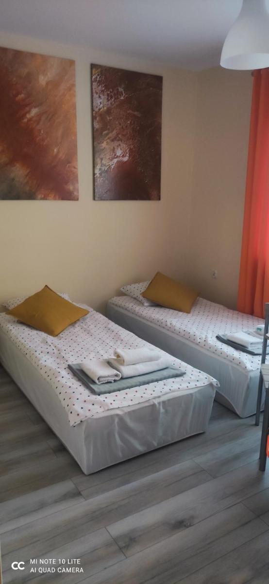 Quadruple Room with Bathroom - Photo 5