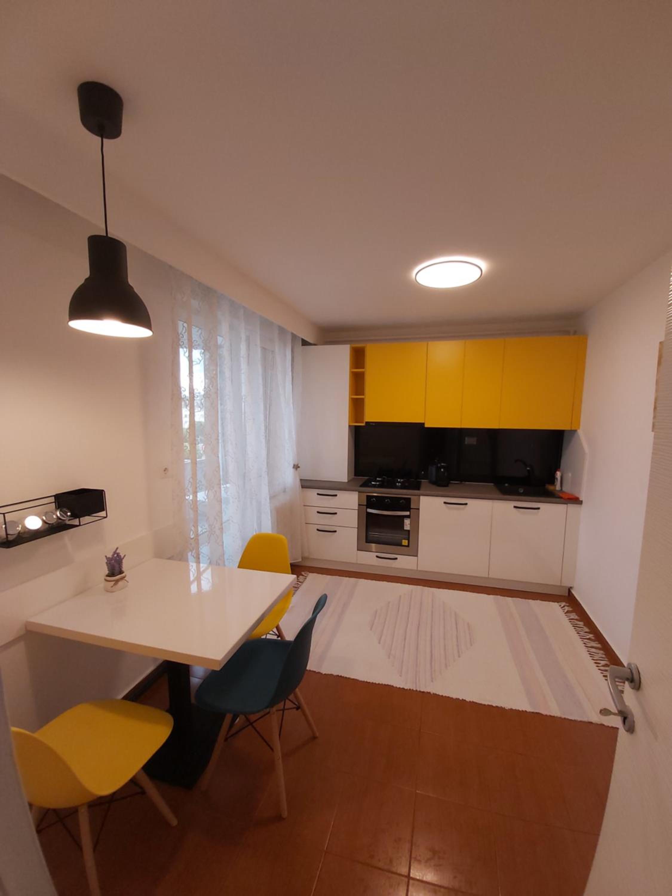 One-Bedroom Apartment - Photo 2