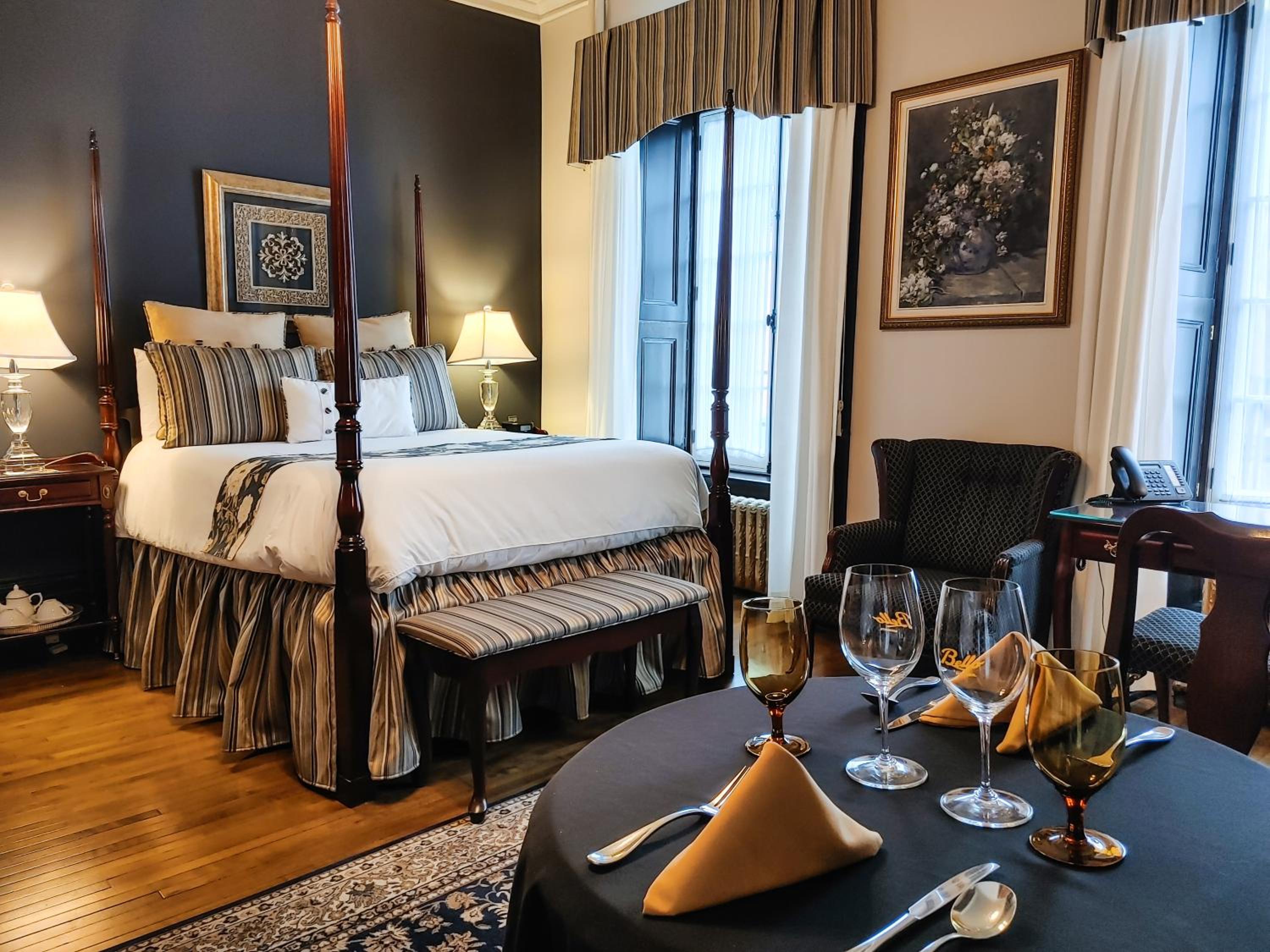 Prestige Queen Room - Lower Floors