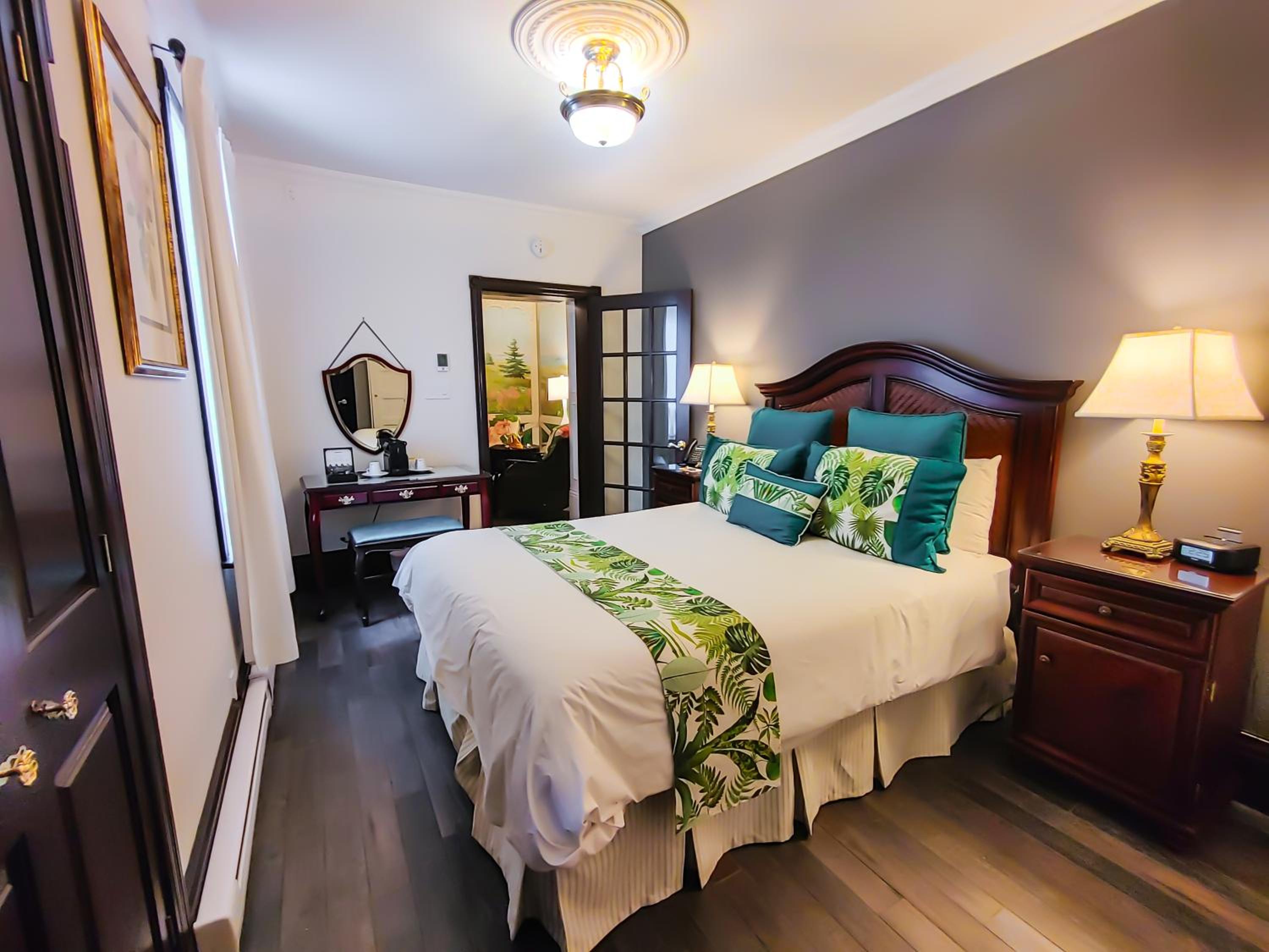 Queen Suite