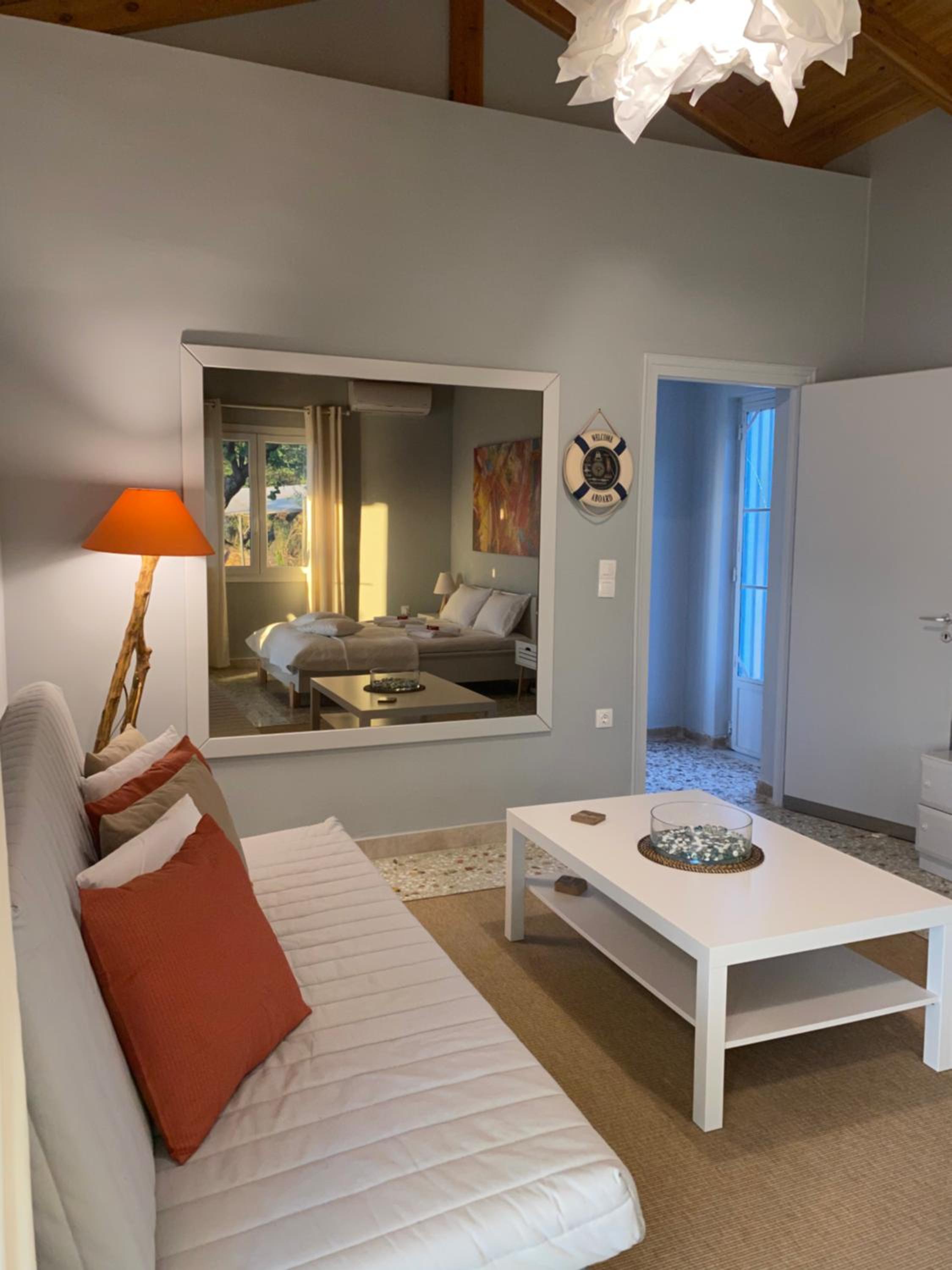 One-Bedroom House photo 1