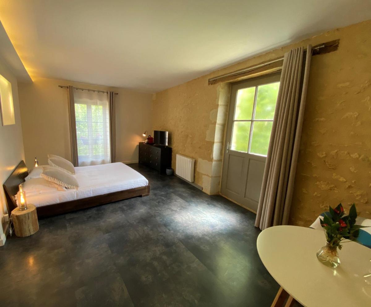 Deluxe Double Room with Shower photo 2