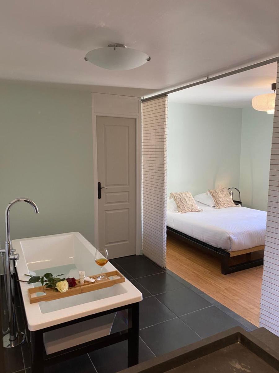 Deluxe Double Room with Bath photo 1