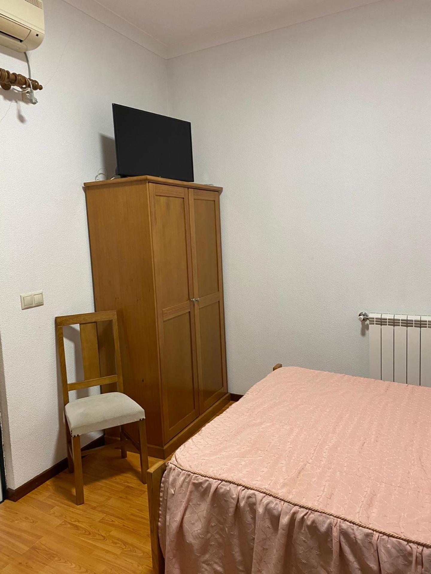 Double or Twin Room - Photo 11