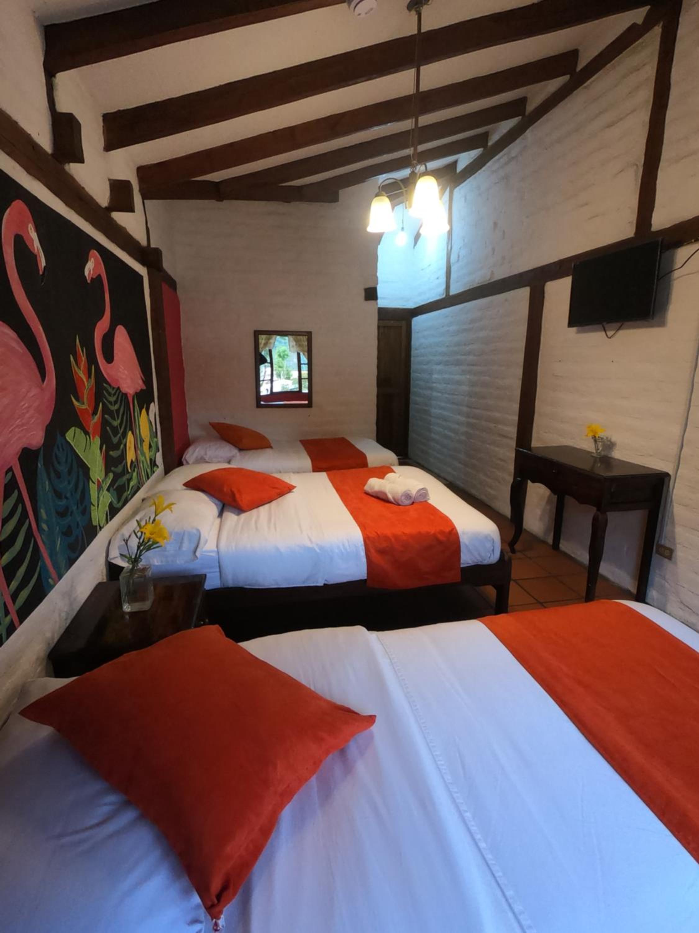 Quadruple Room with Private Bathroom photo 2