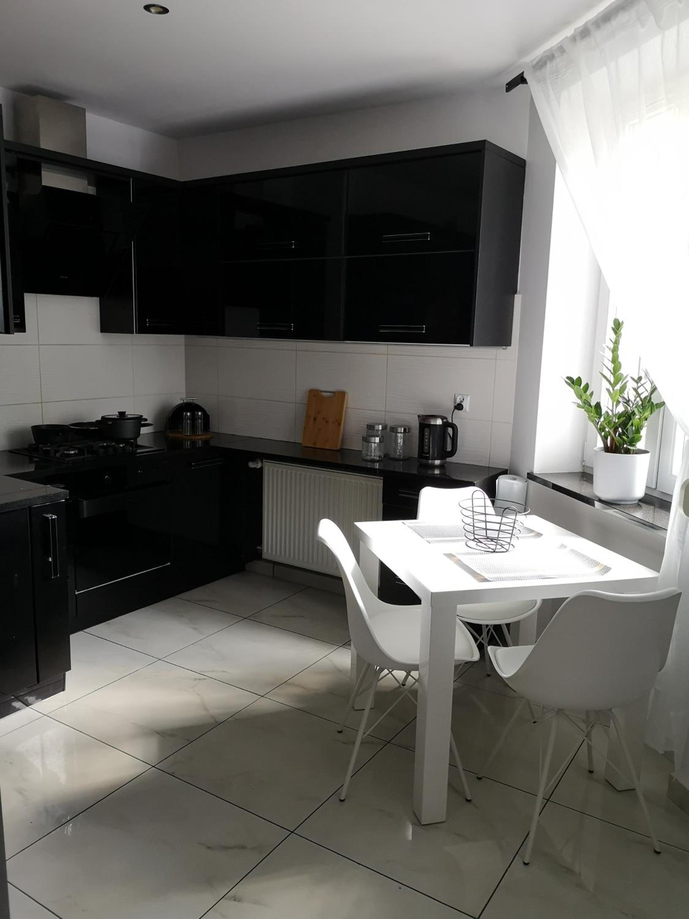 One-Bedroom Apartment - Photo 8