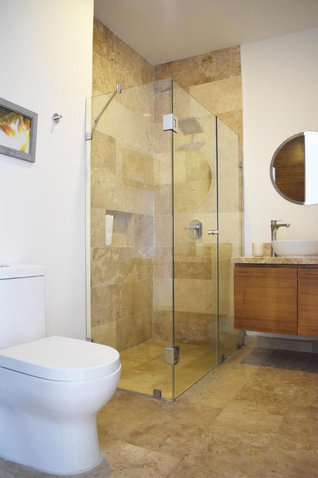 Double Room with Balcony - Photo 2
