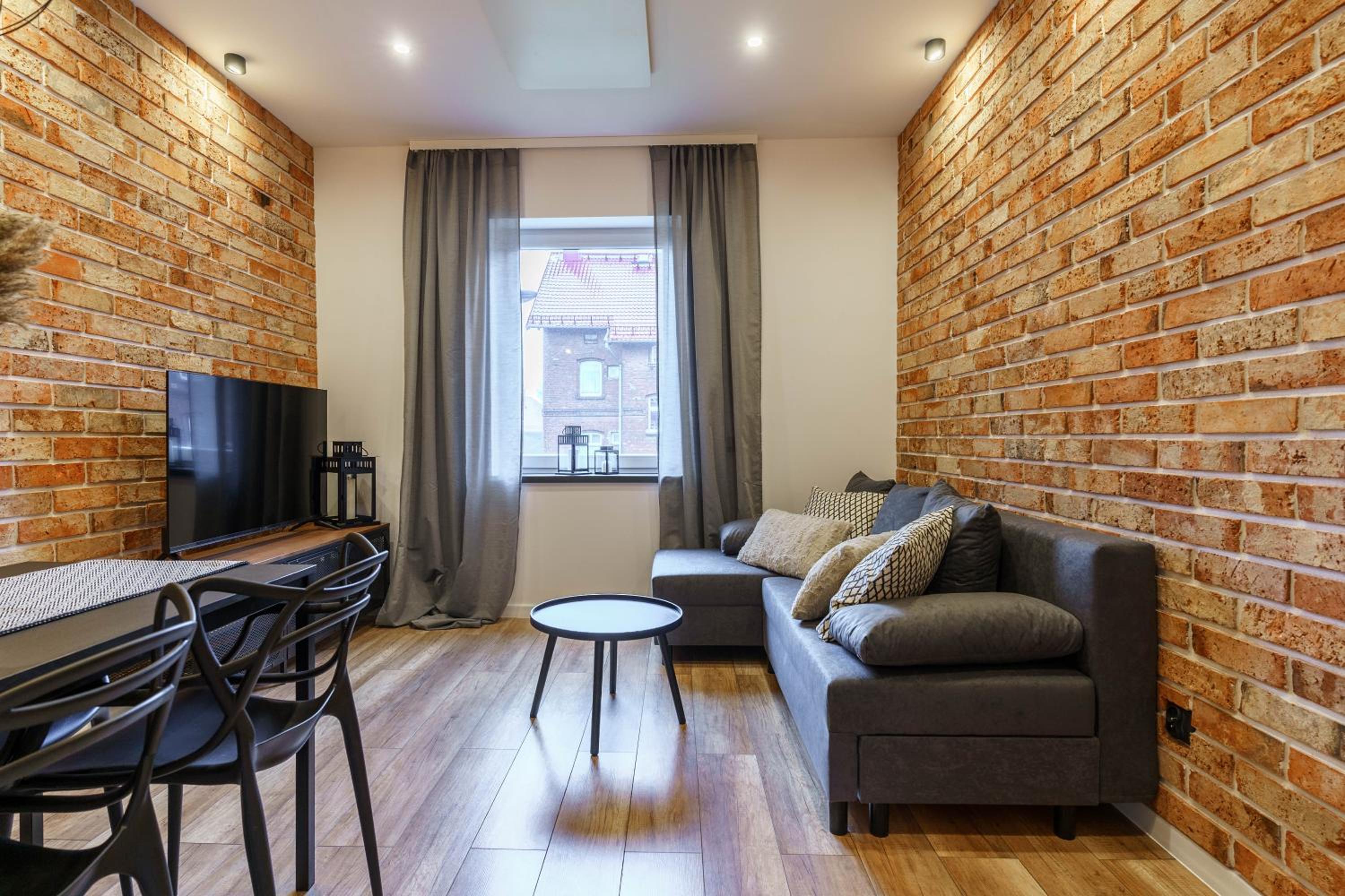 One-Bedroom Apartment - Photo 1