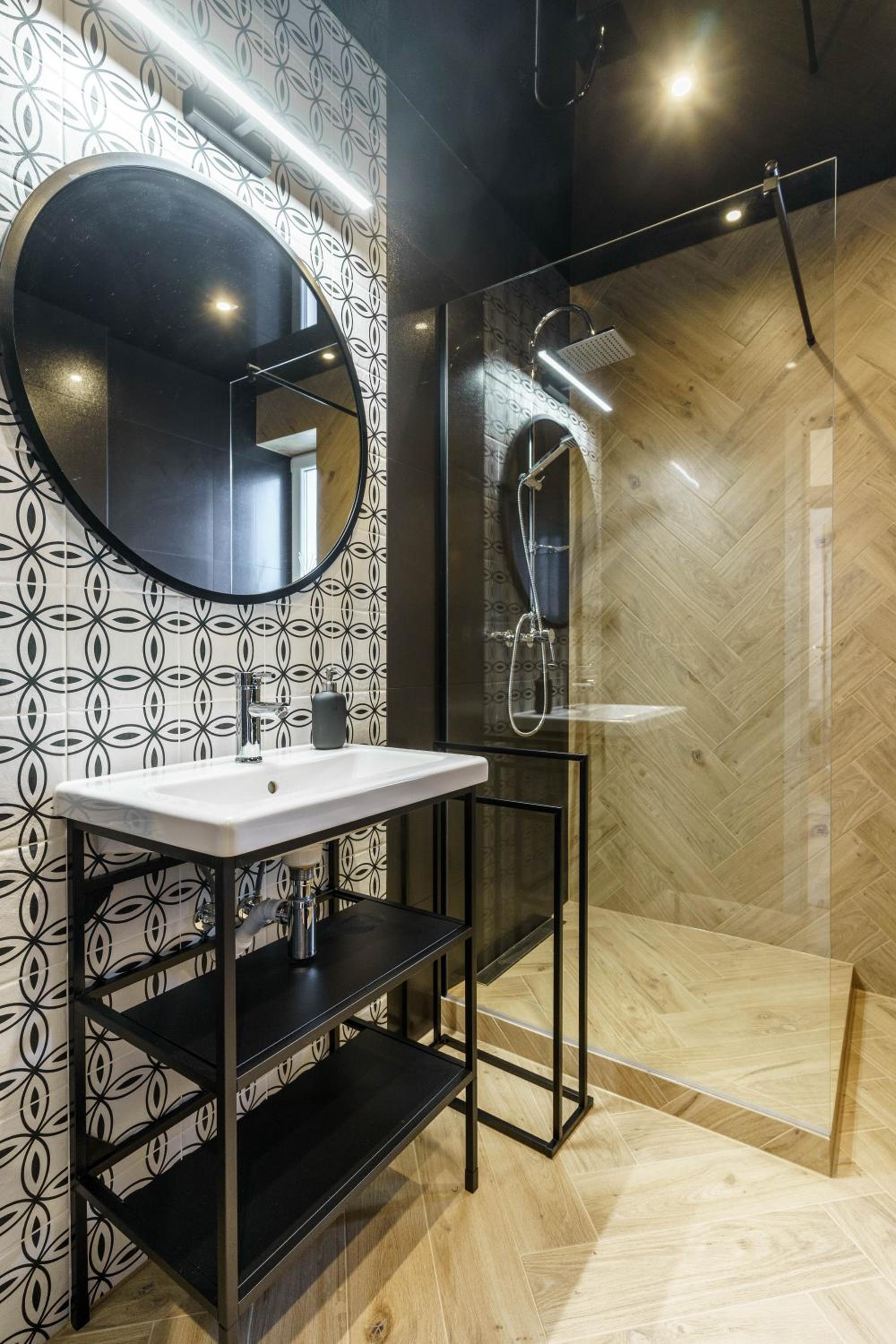 One-Bedroom Apartment - Photo 9