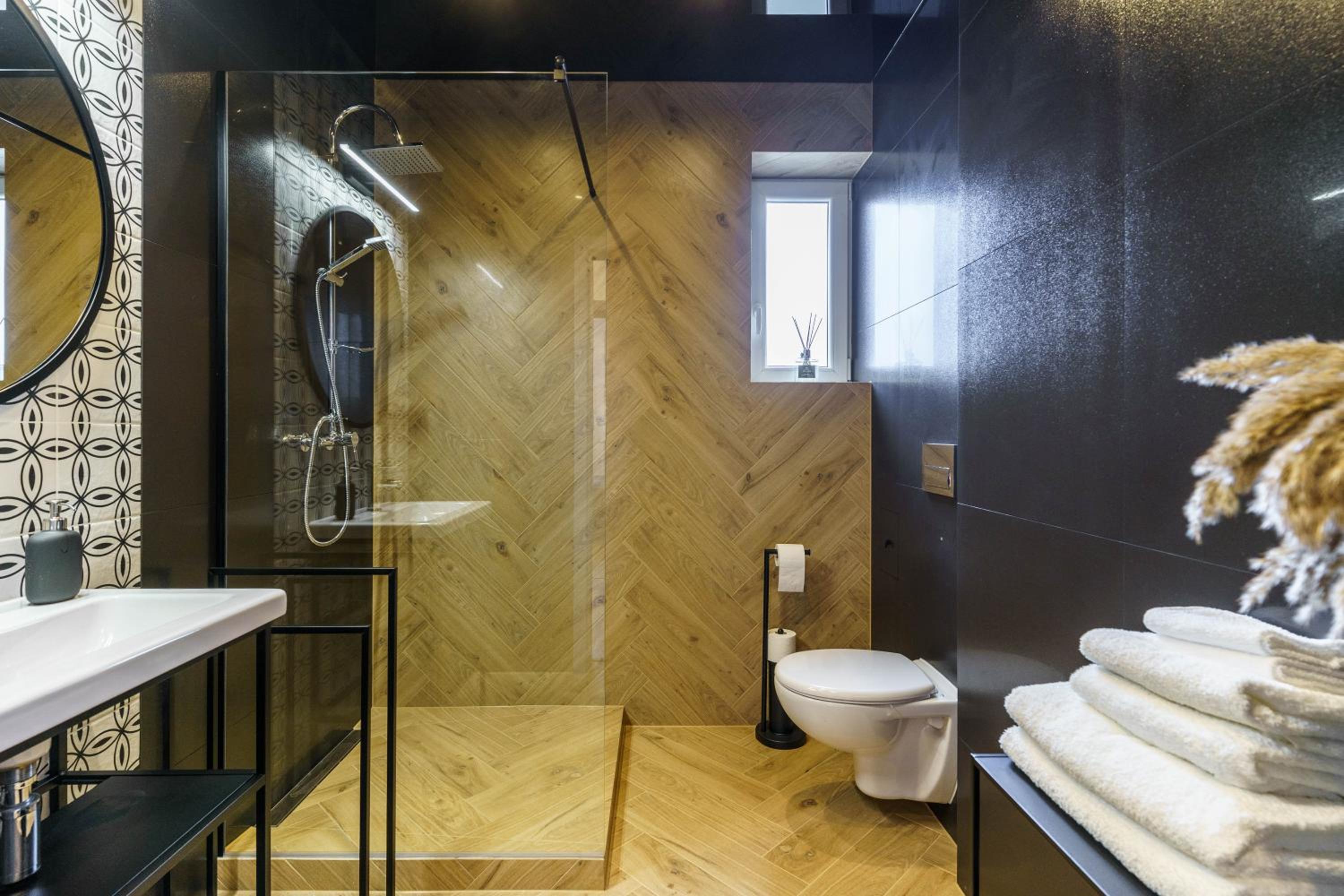 One-Bedroom Apartment - Photo 10