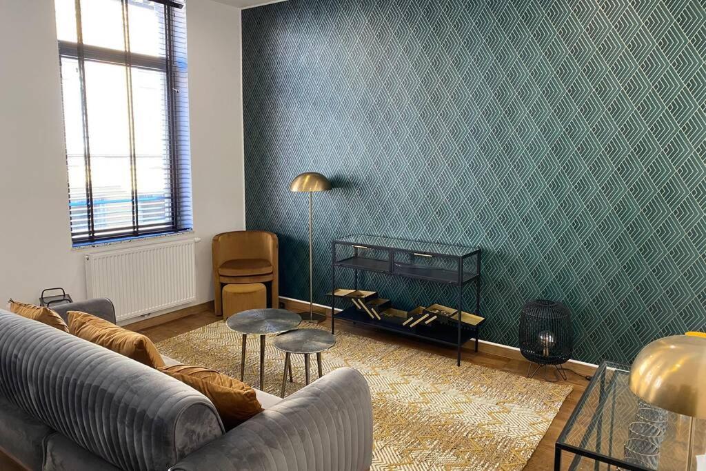 One-Bedroom Apartment - Photo 2