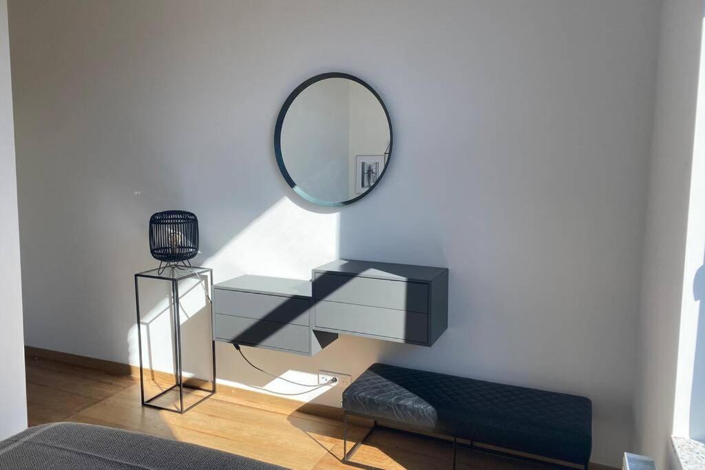 One-Bedroom Apartment - Photo 3