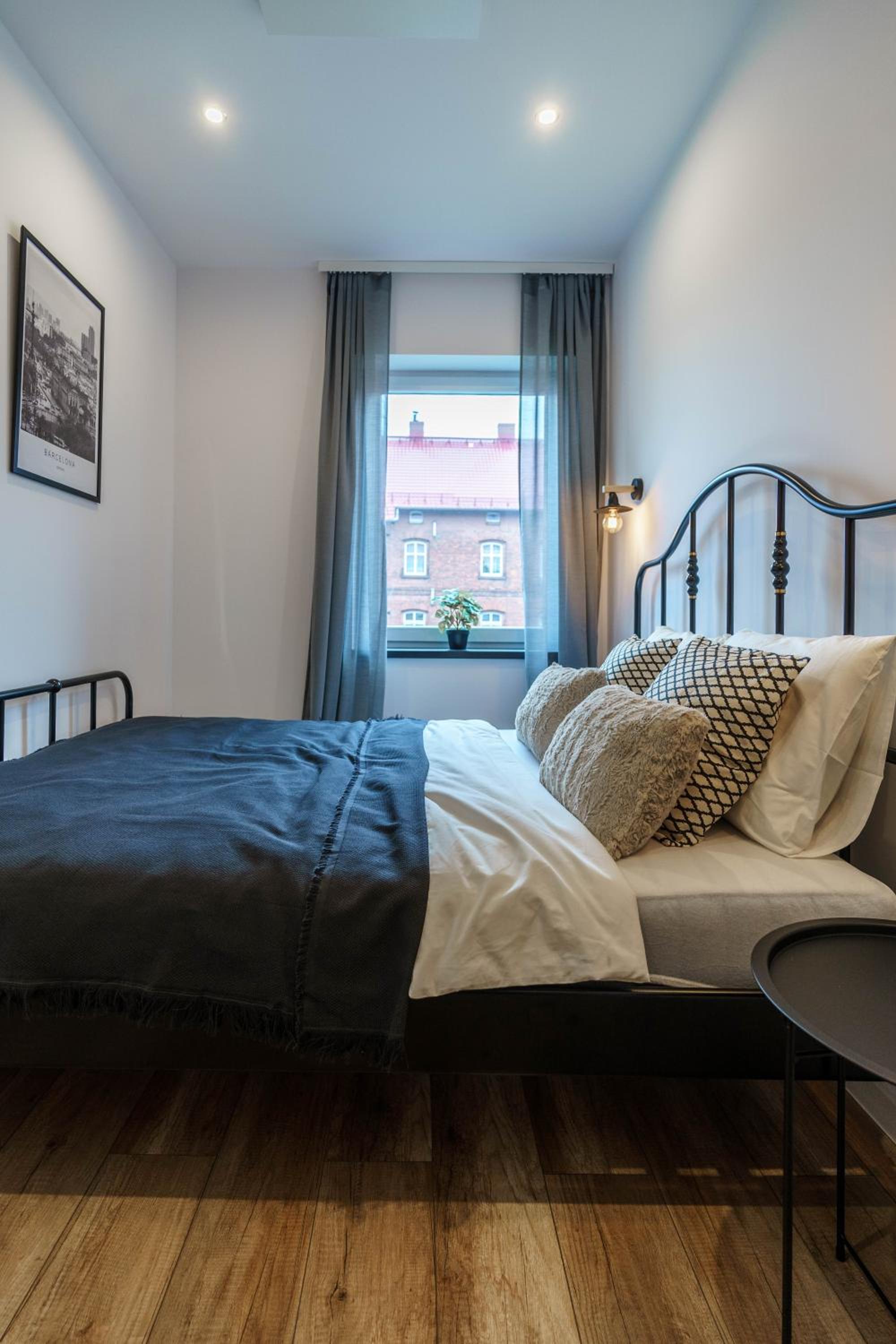 One-Bedroom Apartment - Photo 14
