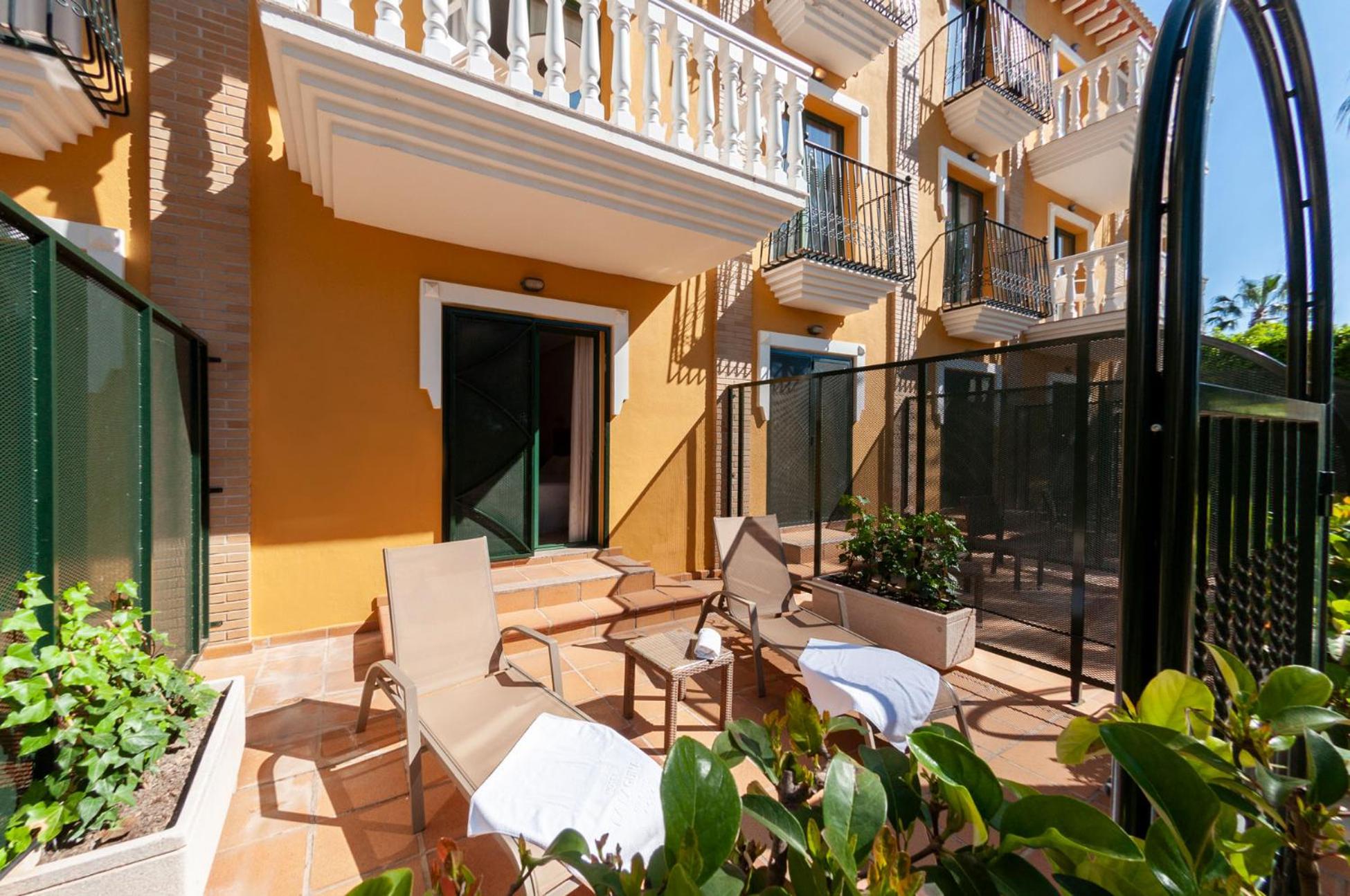 Double Room with Terrace - Photo 3