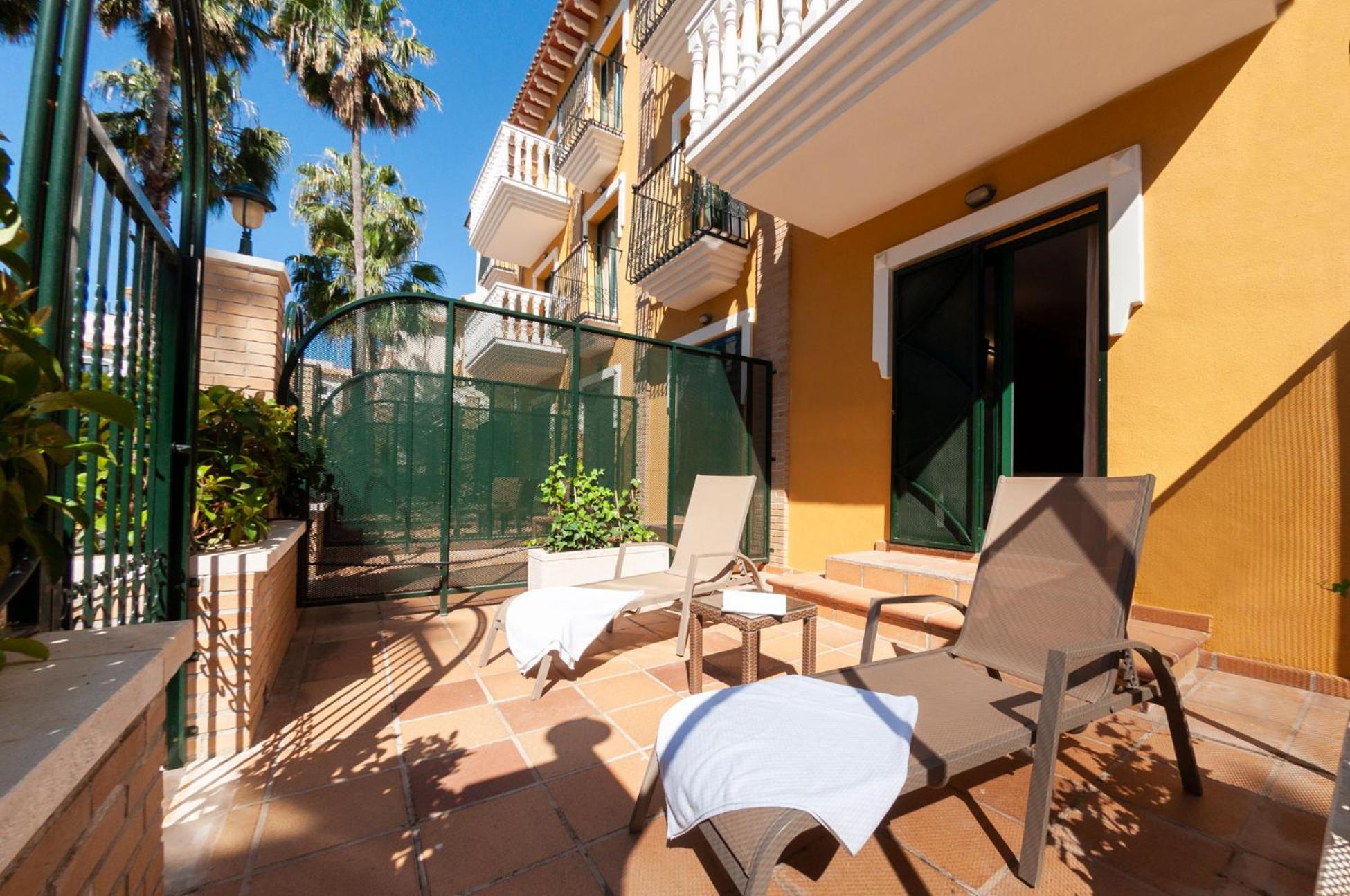 Double Room with Terrace - Photo 4