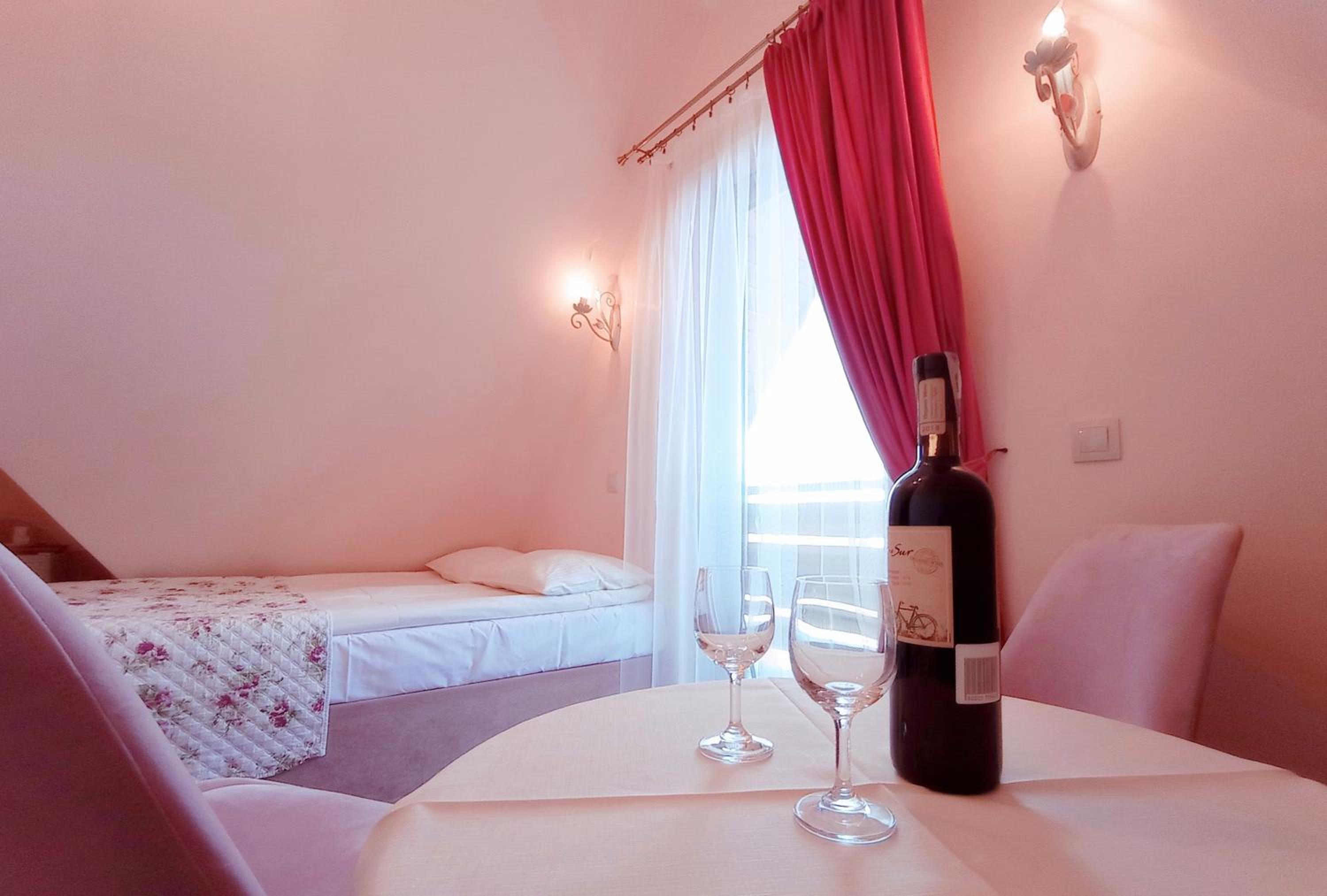 Deluxe Double Room With Balcony photo 3