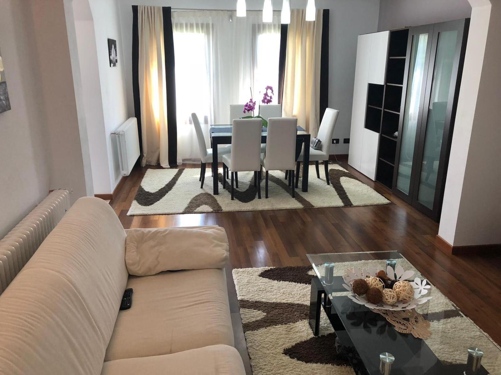 Villa - Photo 1