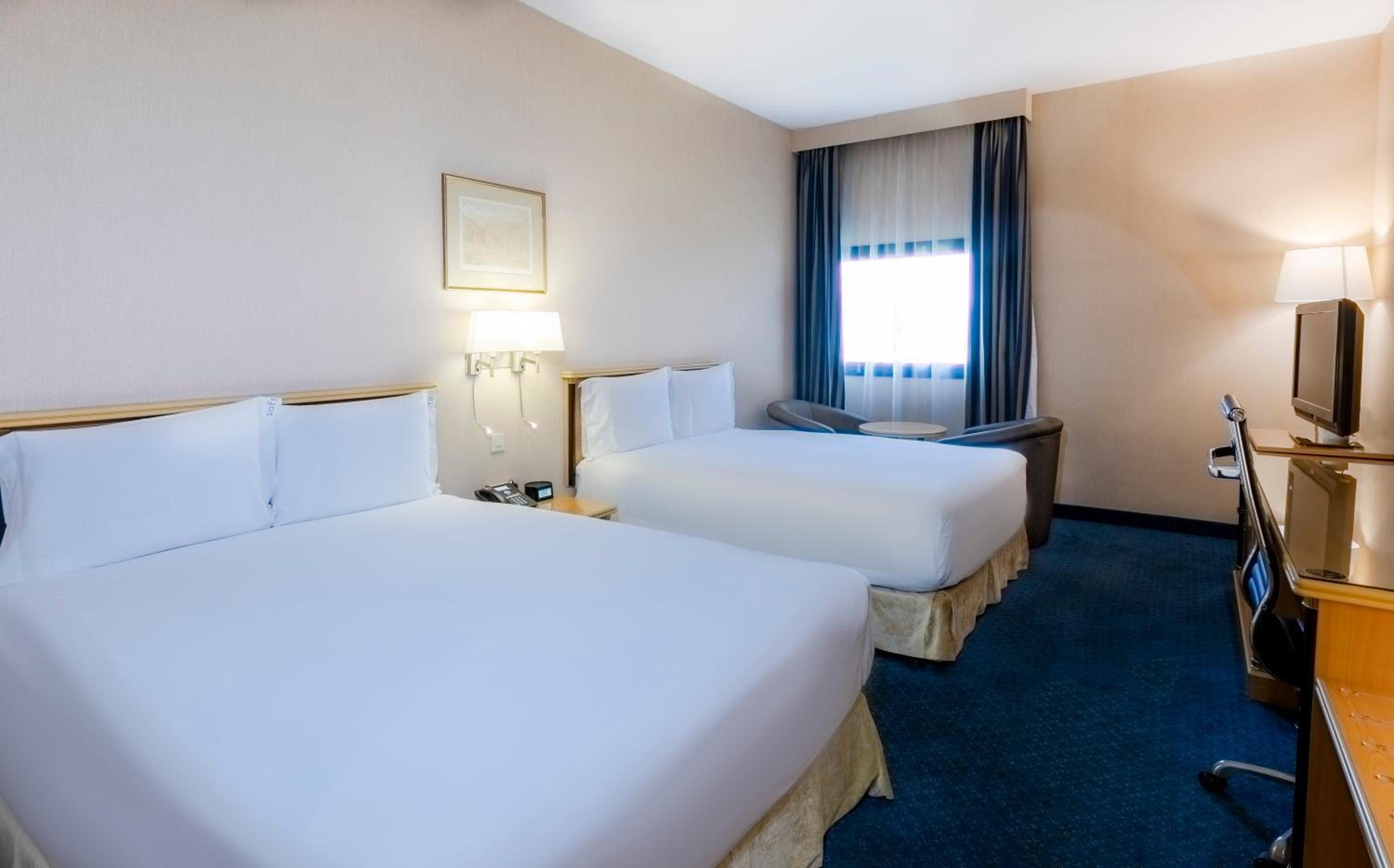 Standard Twin Room with Garden View - Photo 7
