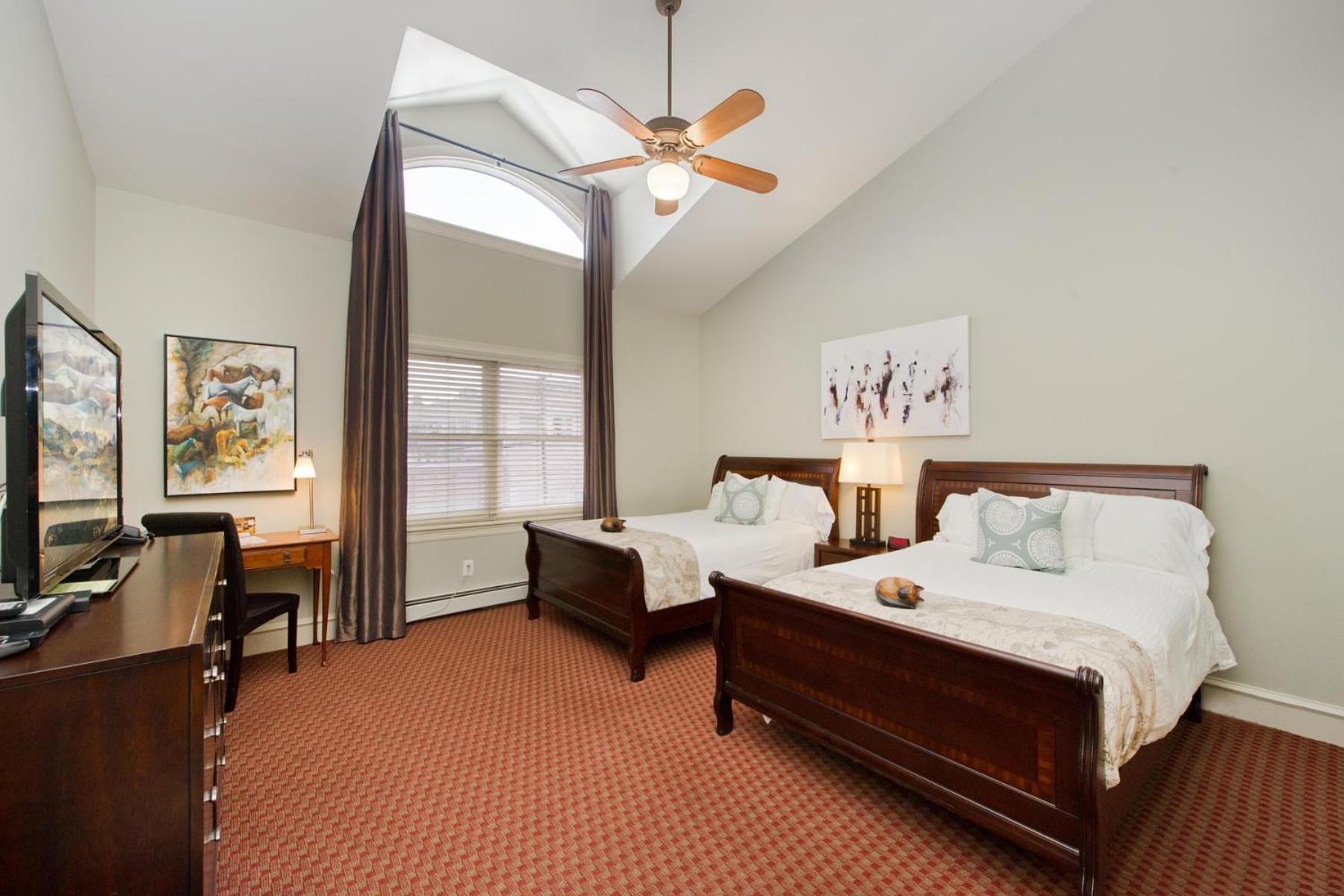 Double Room with Two Double Beds - 2nd floor photo 1