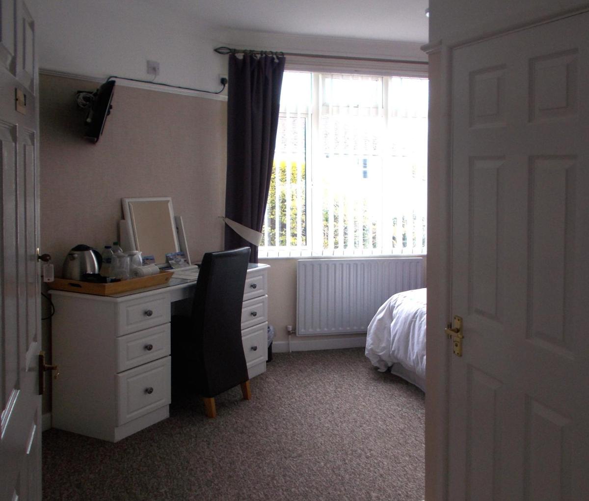 Double Room with Private Bathroom photo 3