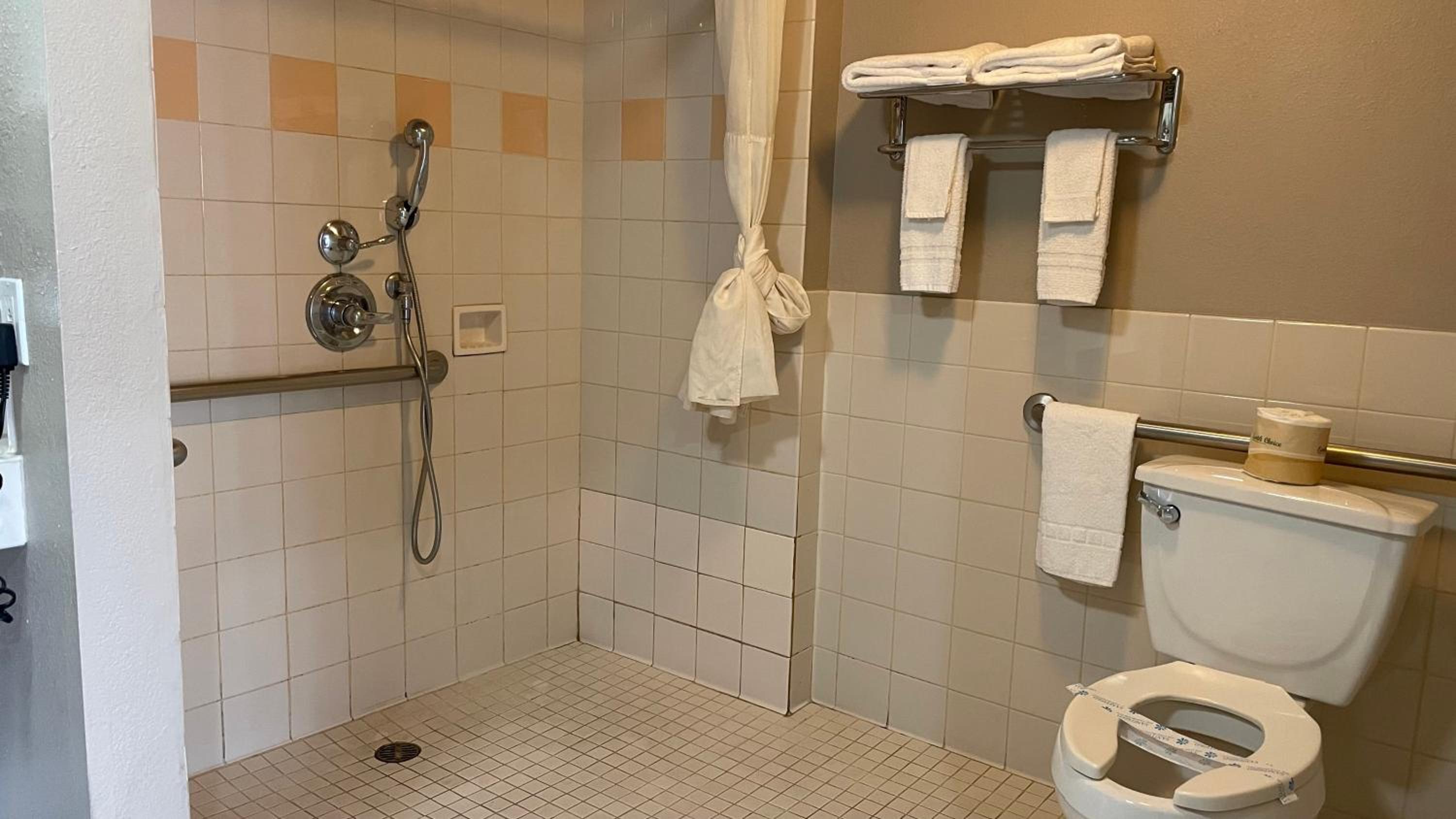King Room - Disability Access photo 3