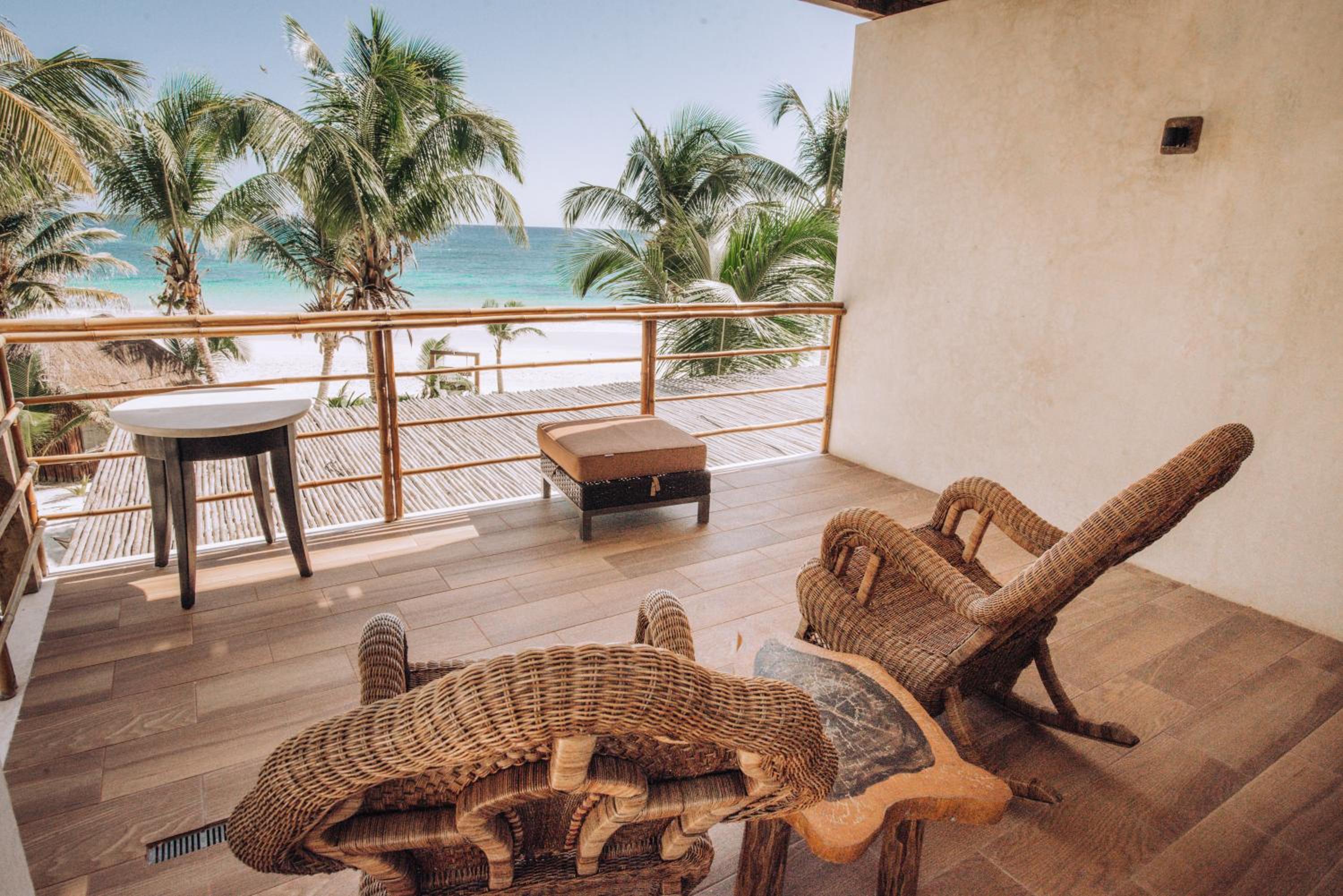 Deluxe Double Room with Balcony and Sea View - Photo 3