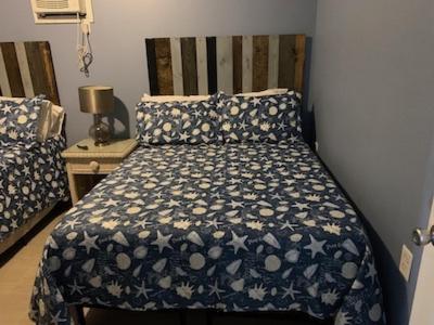 Deluxe Room with Kitchenette - Photo 11