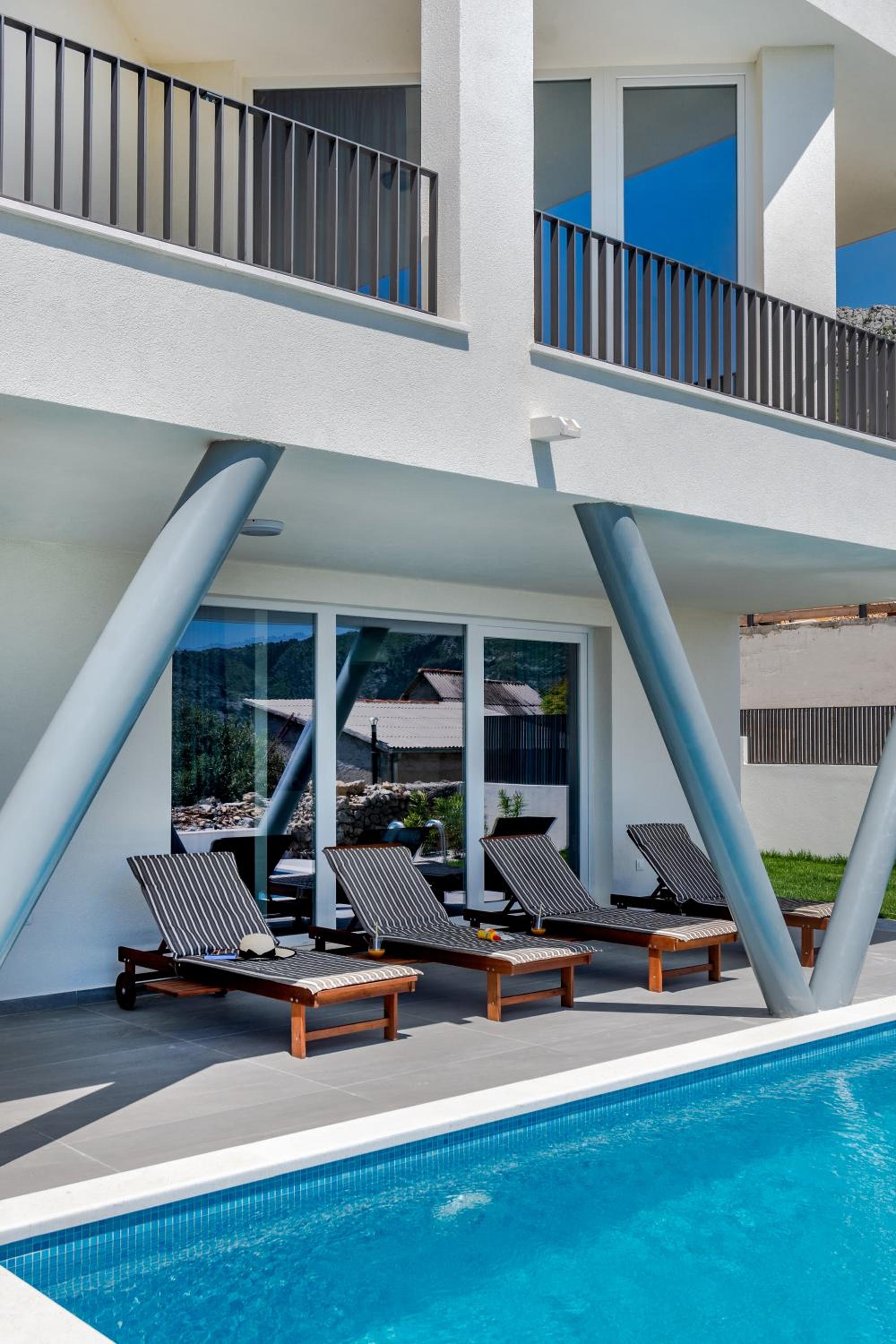 Villa photo 3