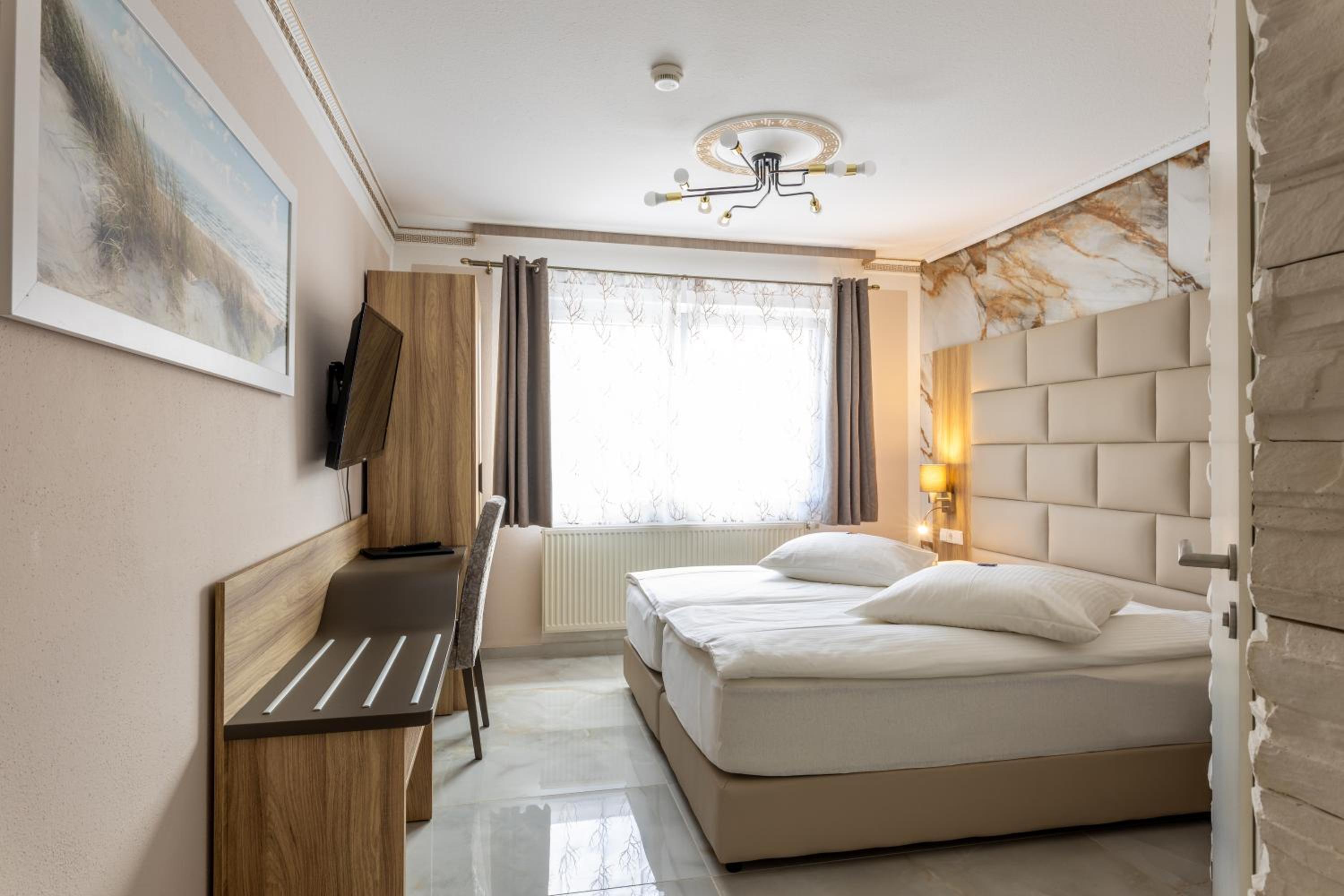 Double Room (1 Adult) photo 3