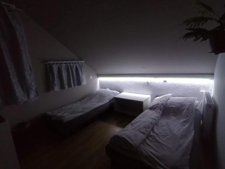 Deluxe Double Room with Bath - Photo 3