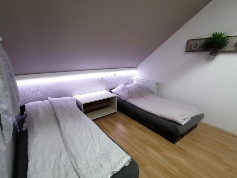 Deluxe Double Room with Bath - Photo 6