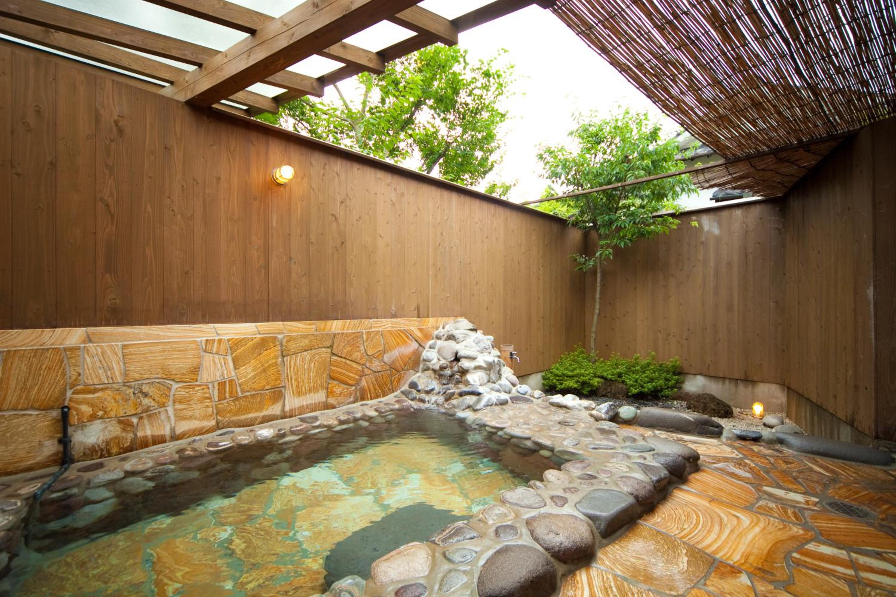 Deluxe Room with Bed Room with large Open-Air Bath and Indoor Bath photo 3