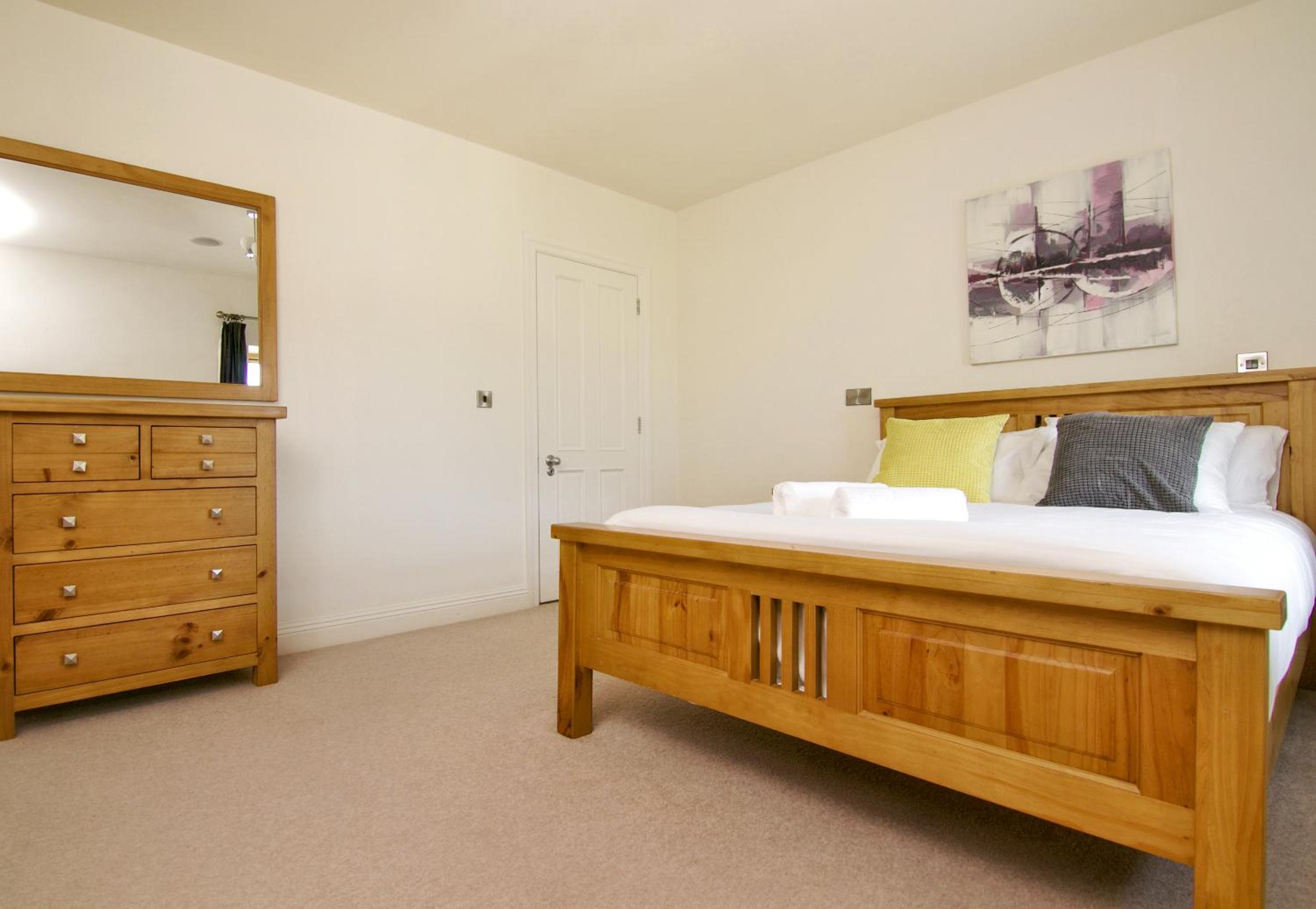 Four-Bedroom House photo 2