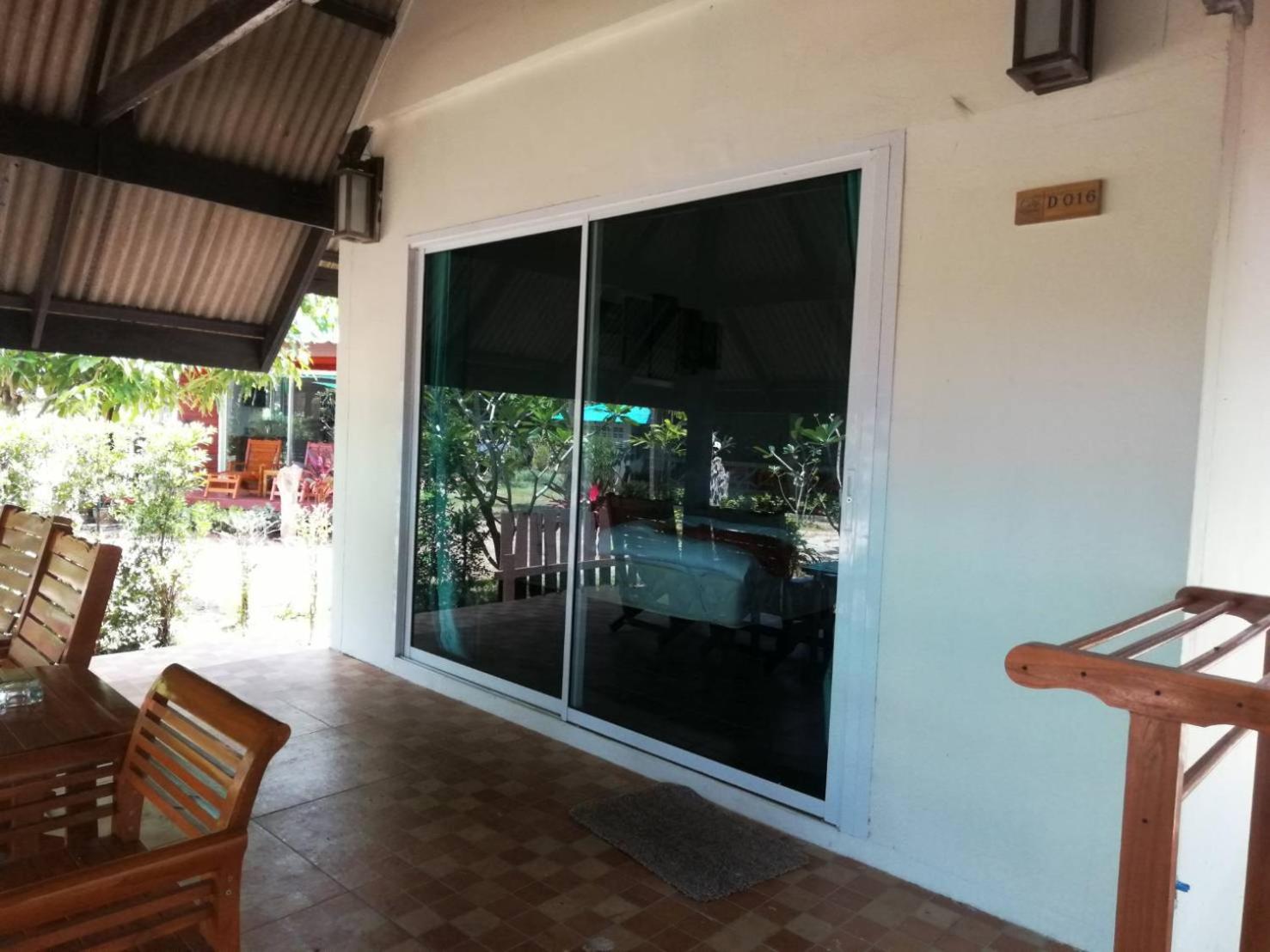 Family Room with Sea View - Photo 7