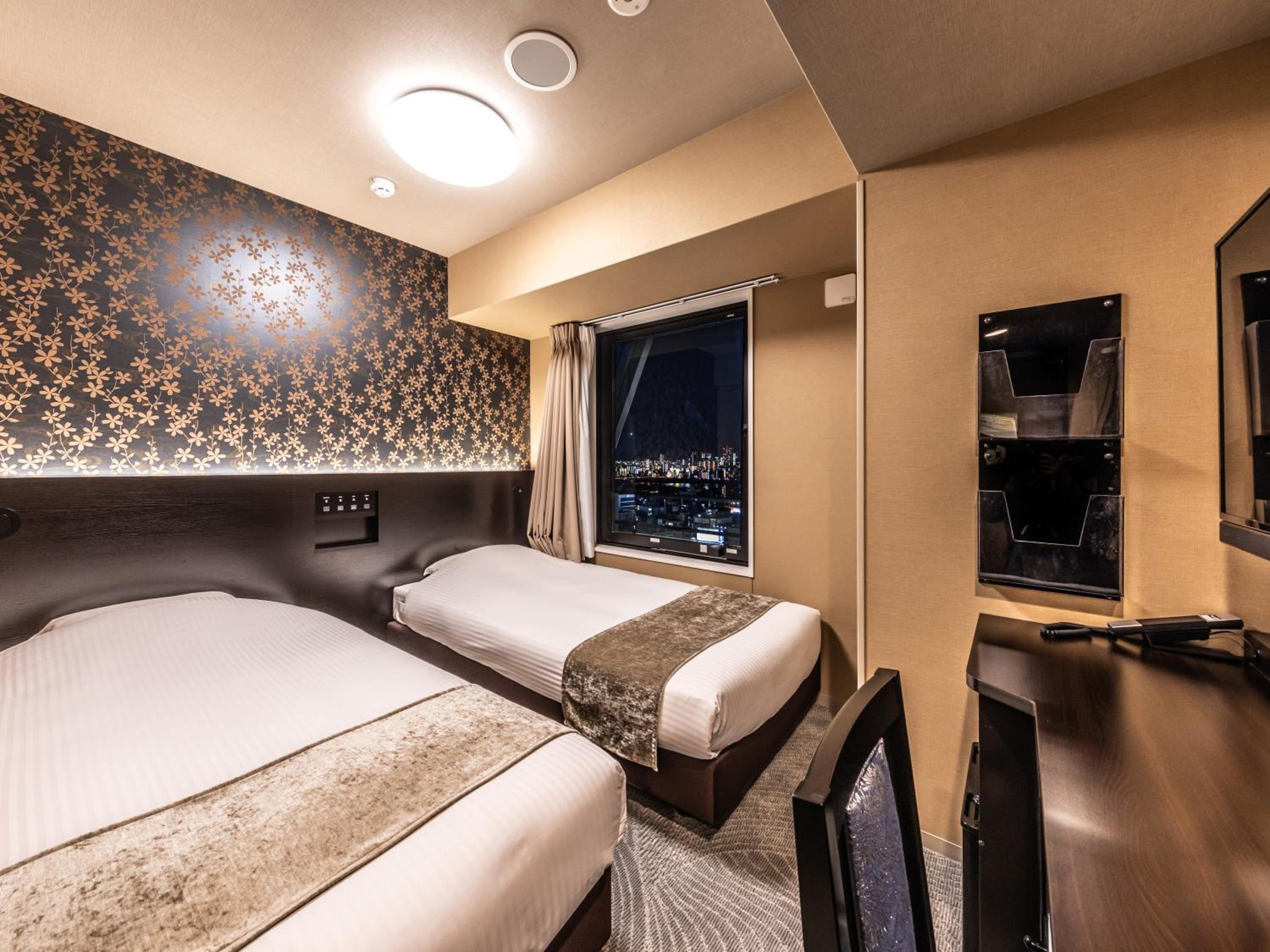 Twin Room -Hight - Floor - Non -Smoking photo 1