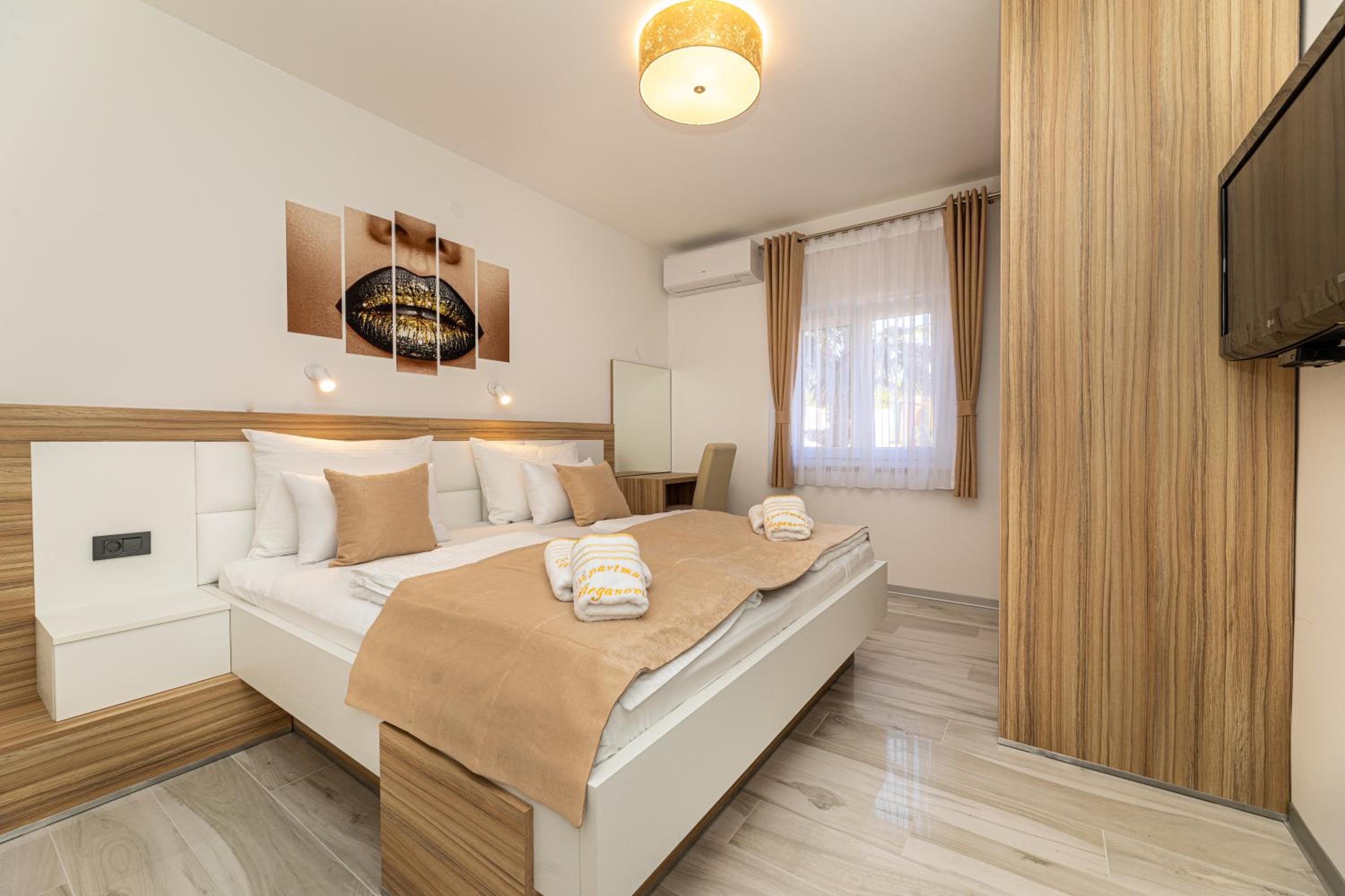 Three-Bedroom Apartment - Photo 4