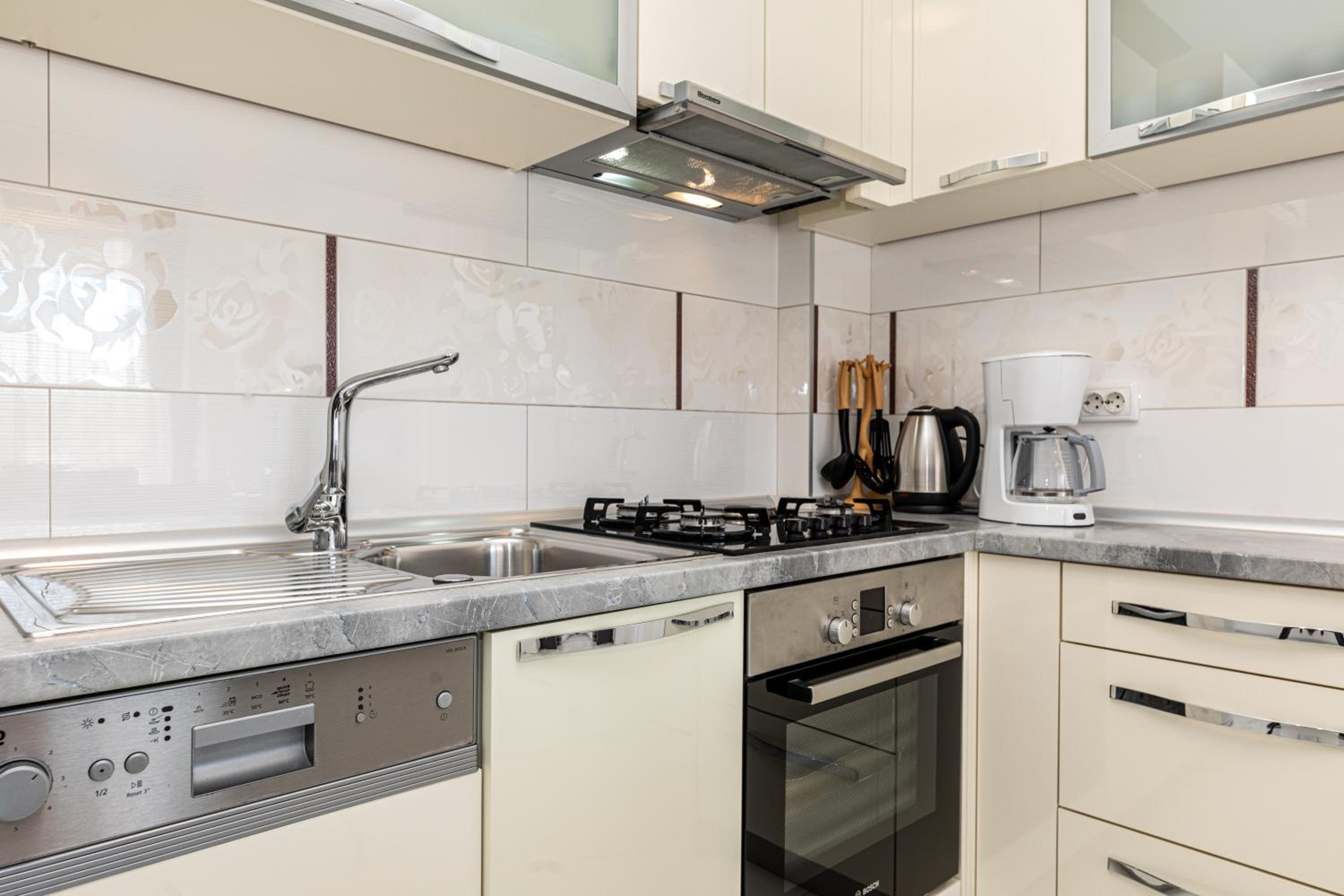 Three-Bedroom Apartment - Photo 13