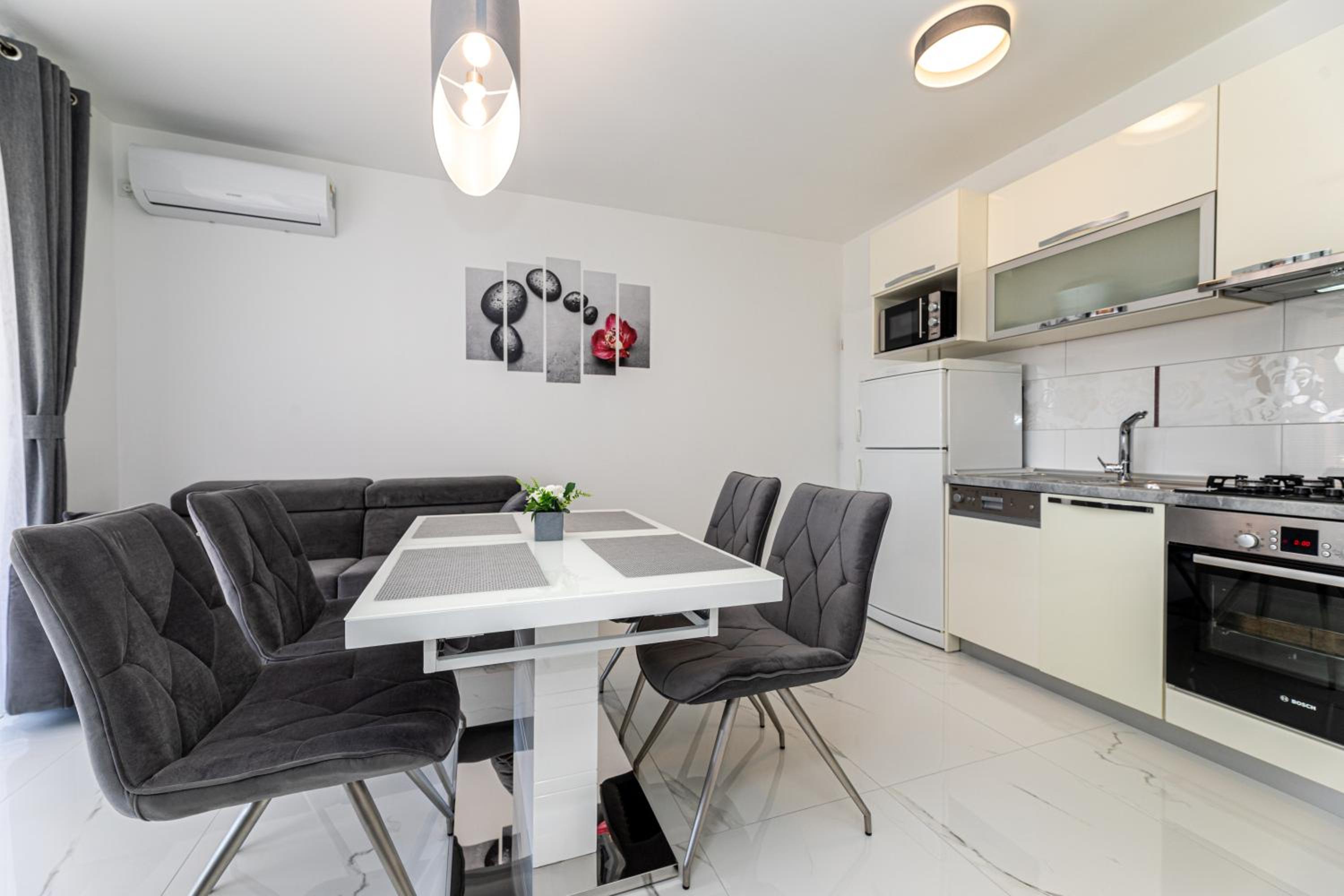 Three-Bedroom Apartment - Photo 14