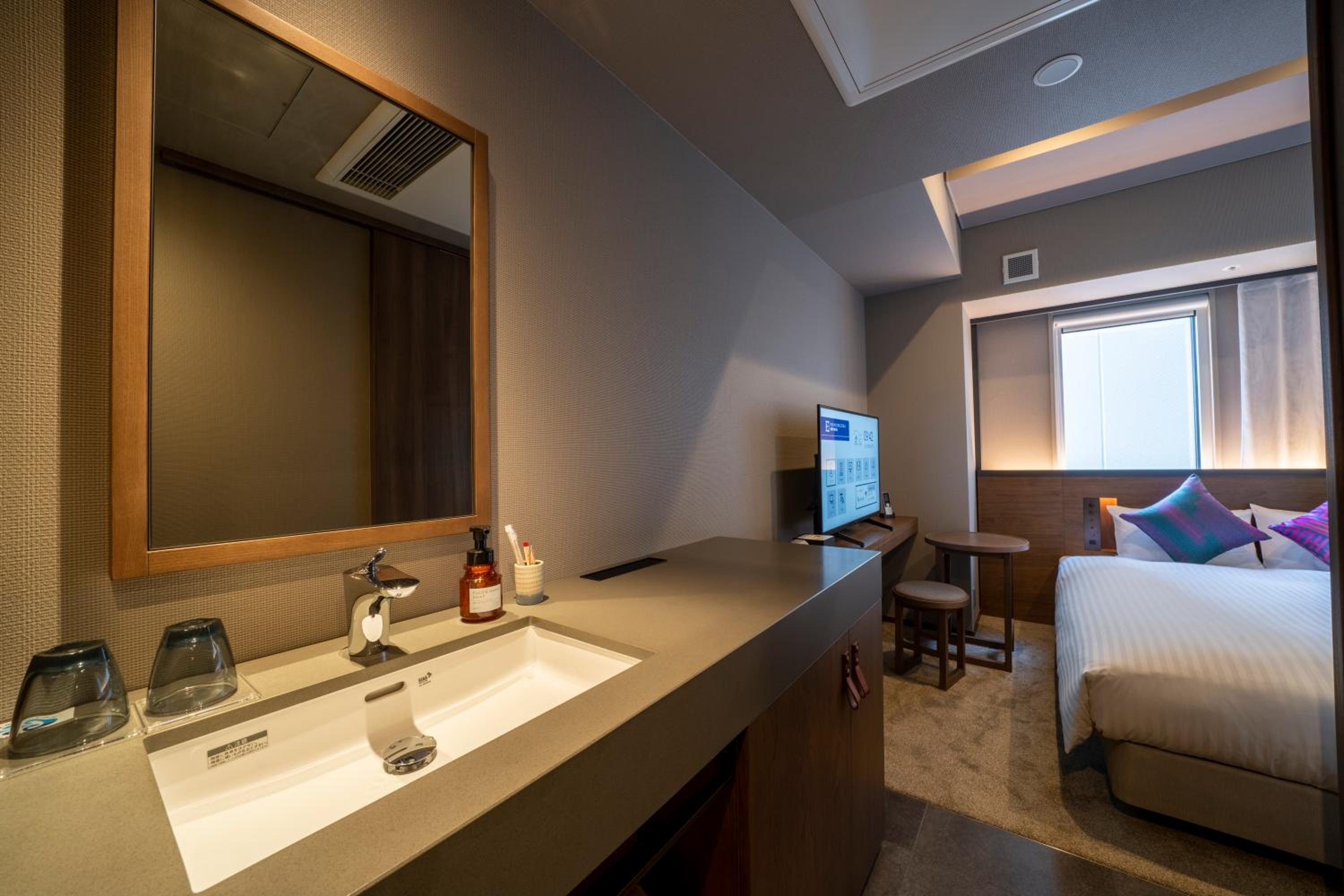 Standard Double Room - Non-Smoking (Shower booth only) - Photo 5
