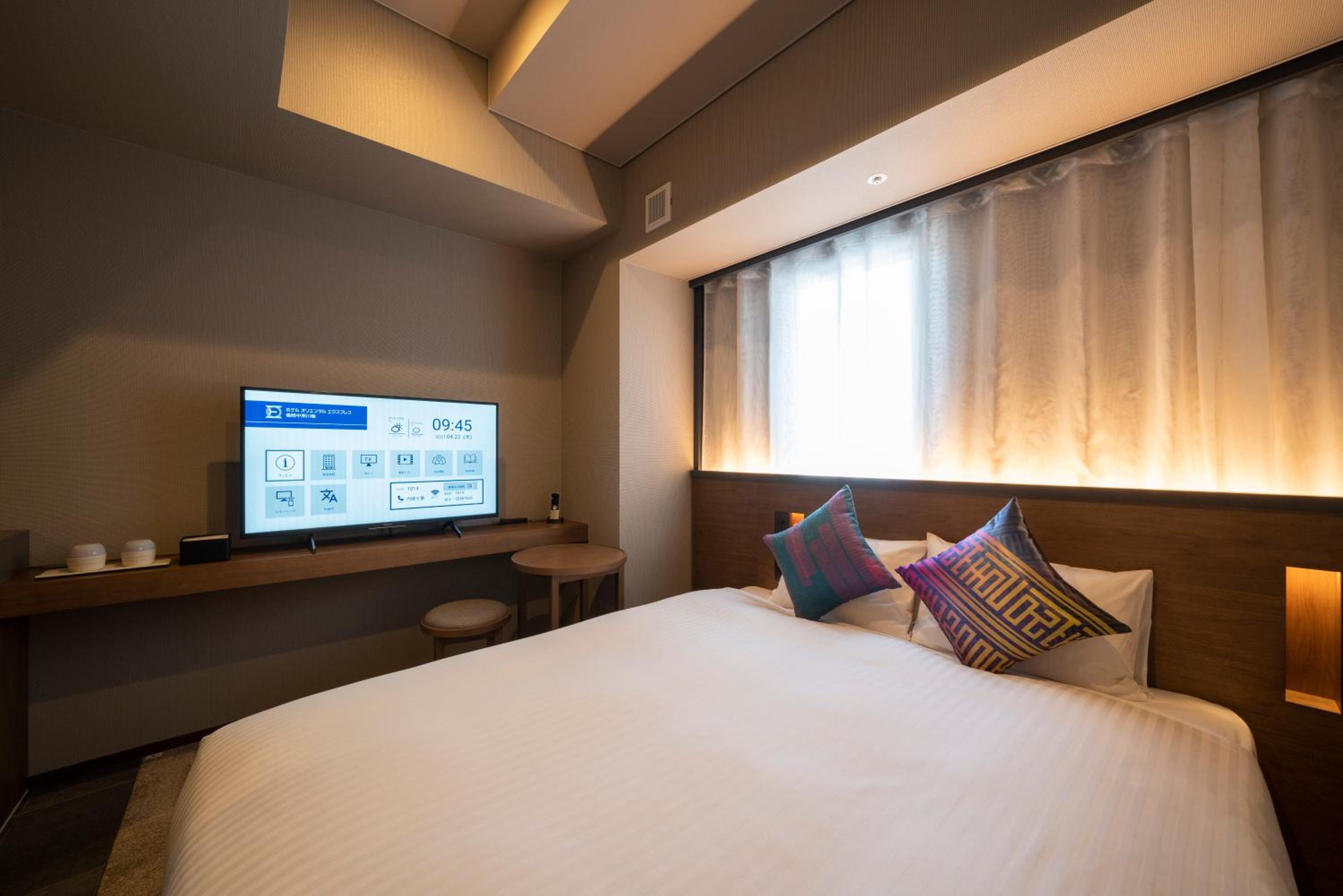 Standard Double Room - Non-Smoking (Shower booth only) - Photo 4