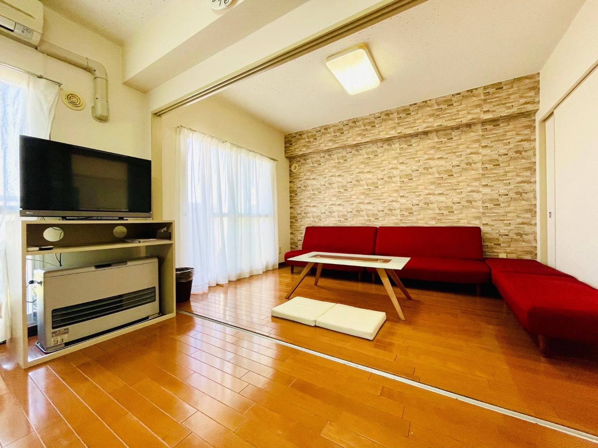 One-Bedroom Apartment - Photo 1